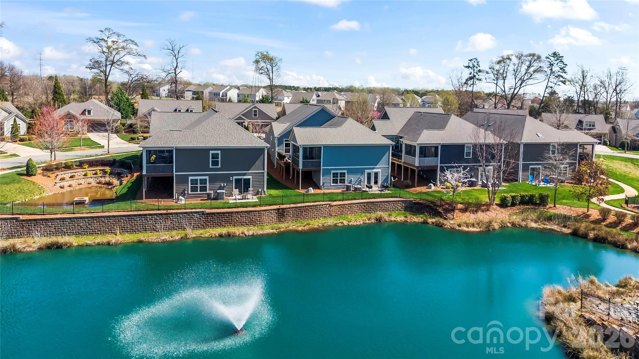 8020 Parknoll Drive — Huntersville