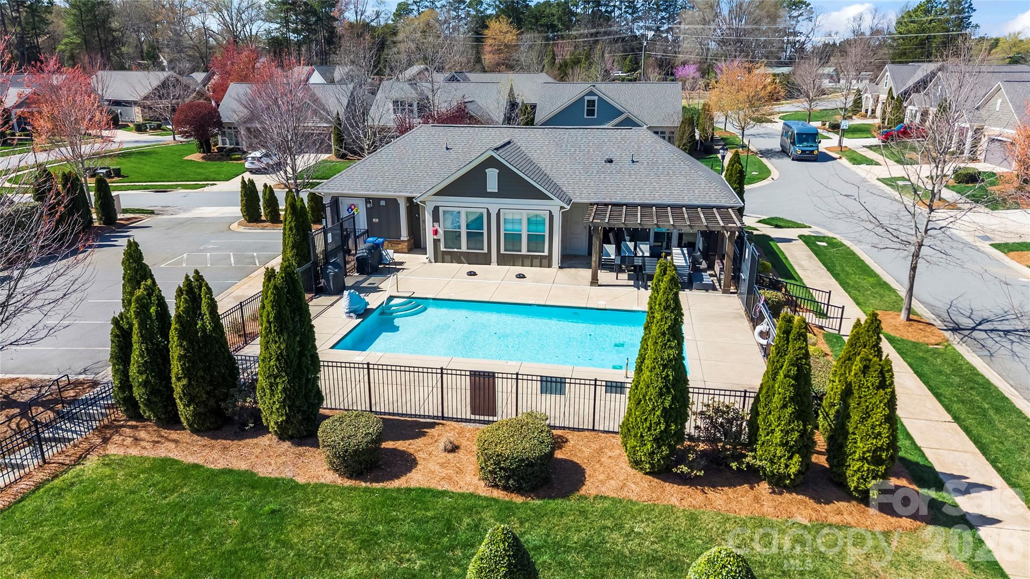 8020 Parknoll Drive — Huntersville