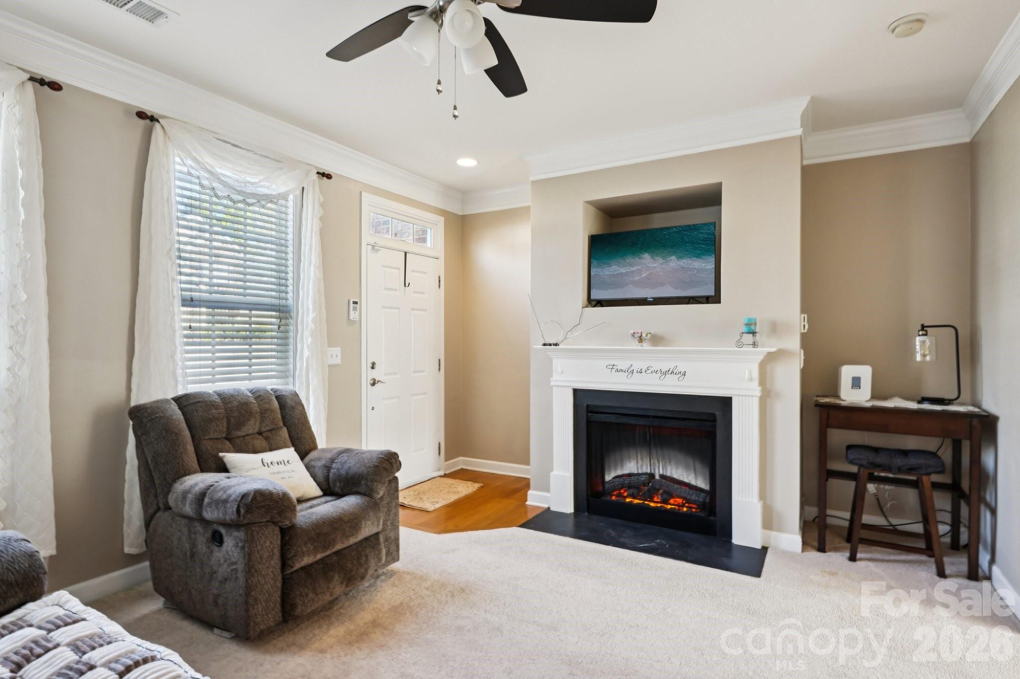 13234 Eastfield Village Lane — Charlotte