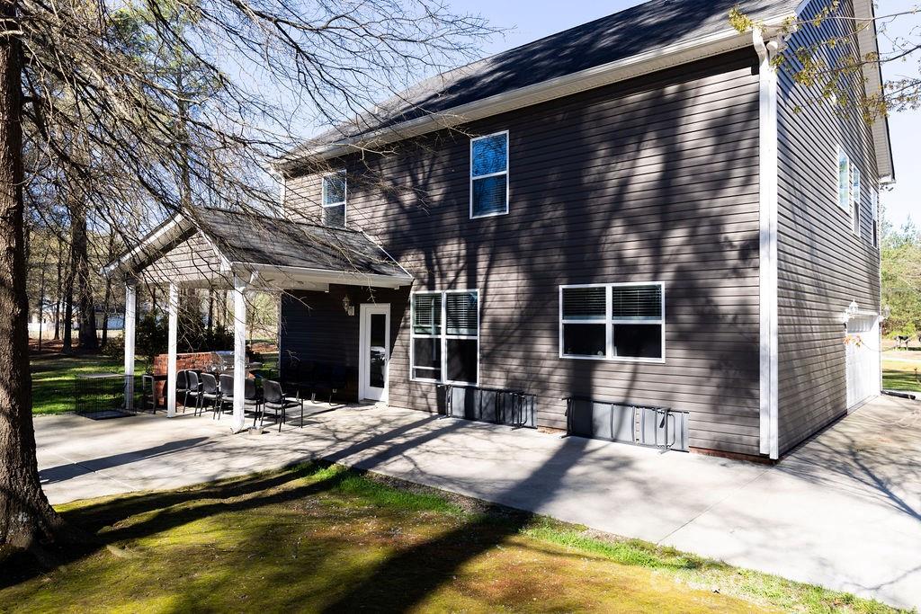 402 Spring Lake Drive — Monroe