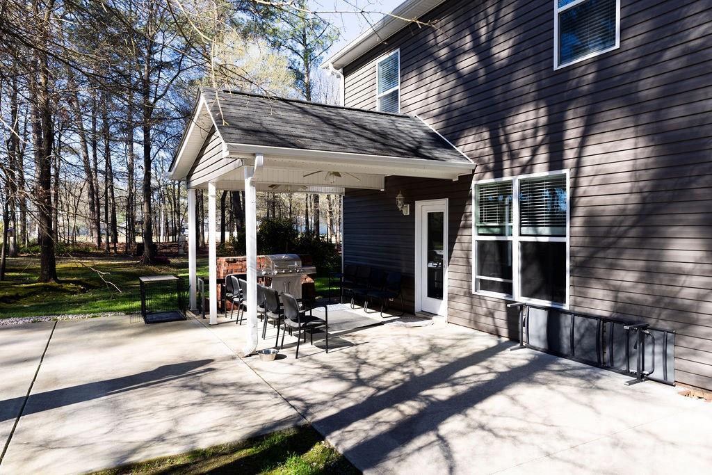 402 Spring Lake Drive — Monroe