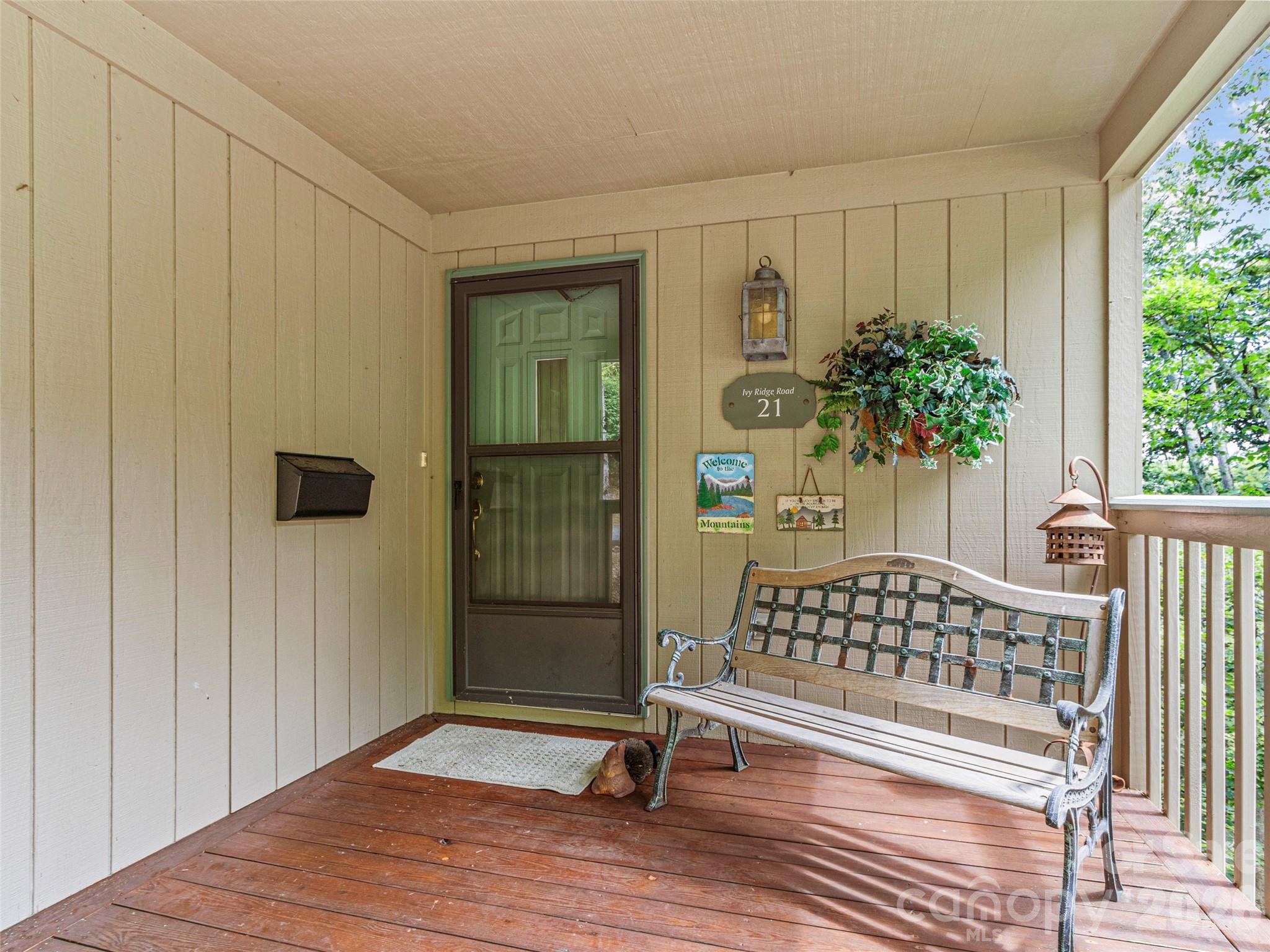 21 Ivy Ridge Road — Burnsville