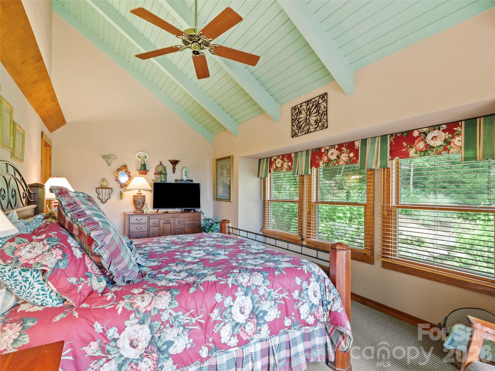 21 Ivy Ridge Road — Burnsville