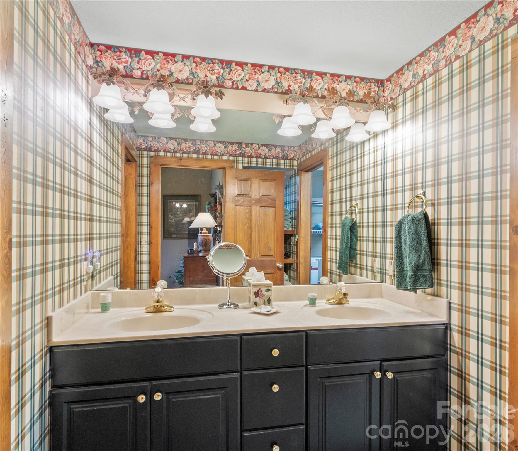 21 Ivy Ridge Road — Burnsville