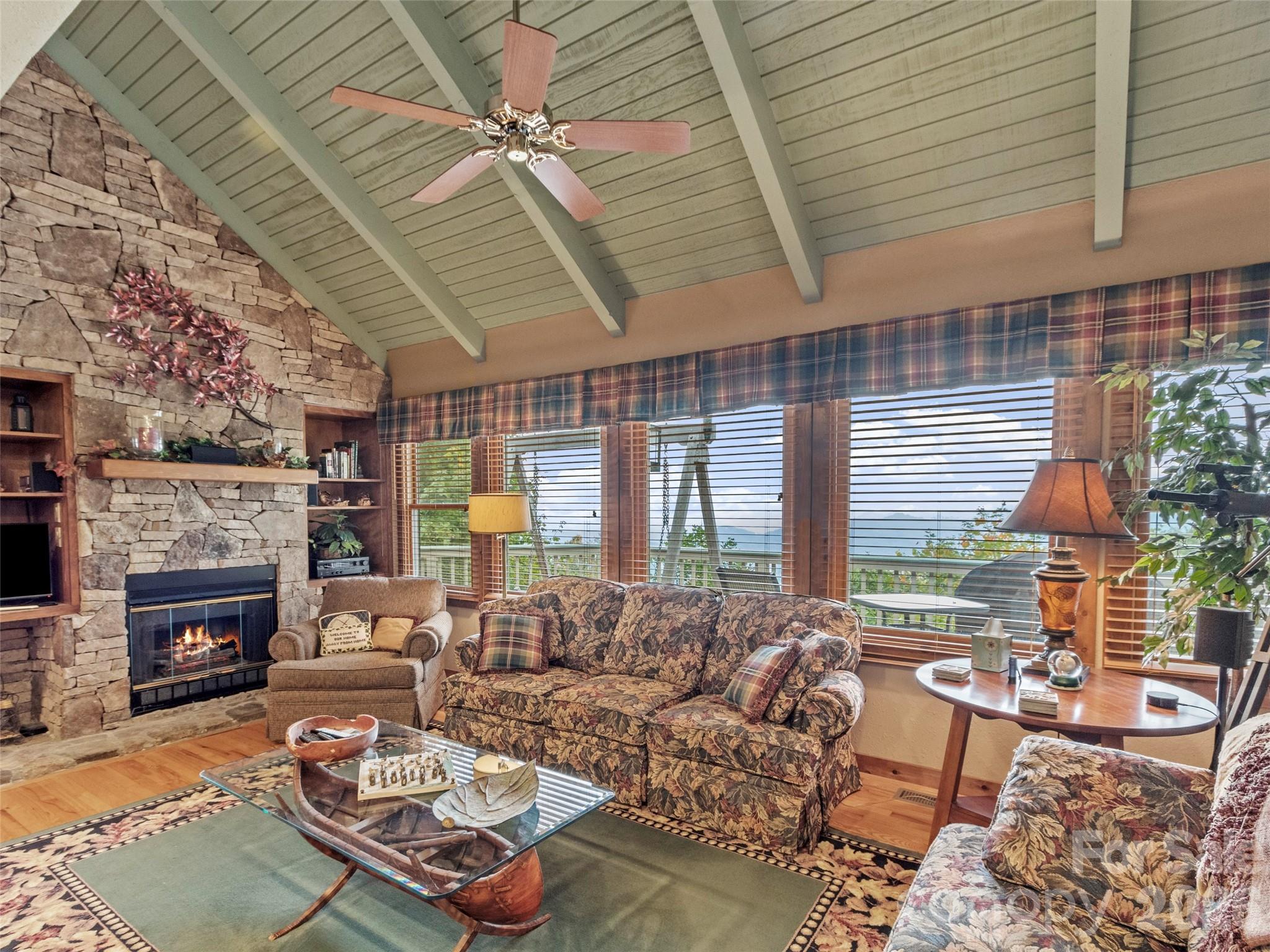 21 Ivy Ridge Road — Burnsville
