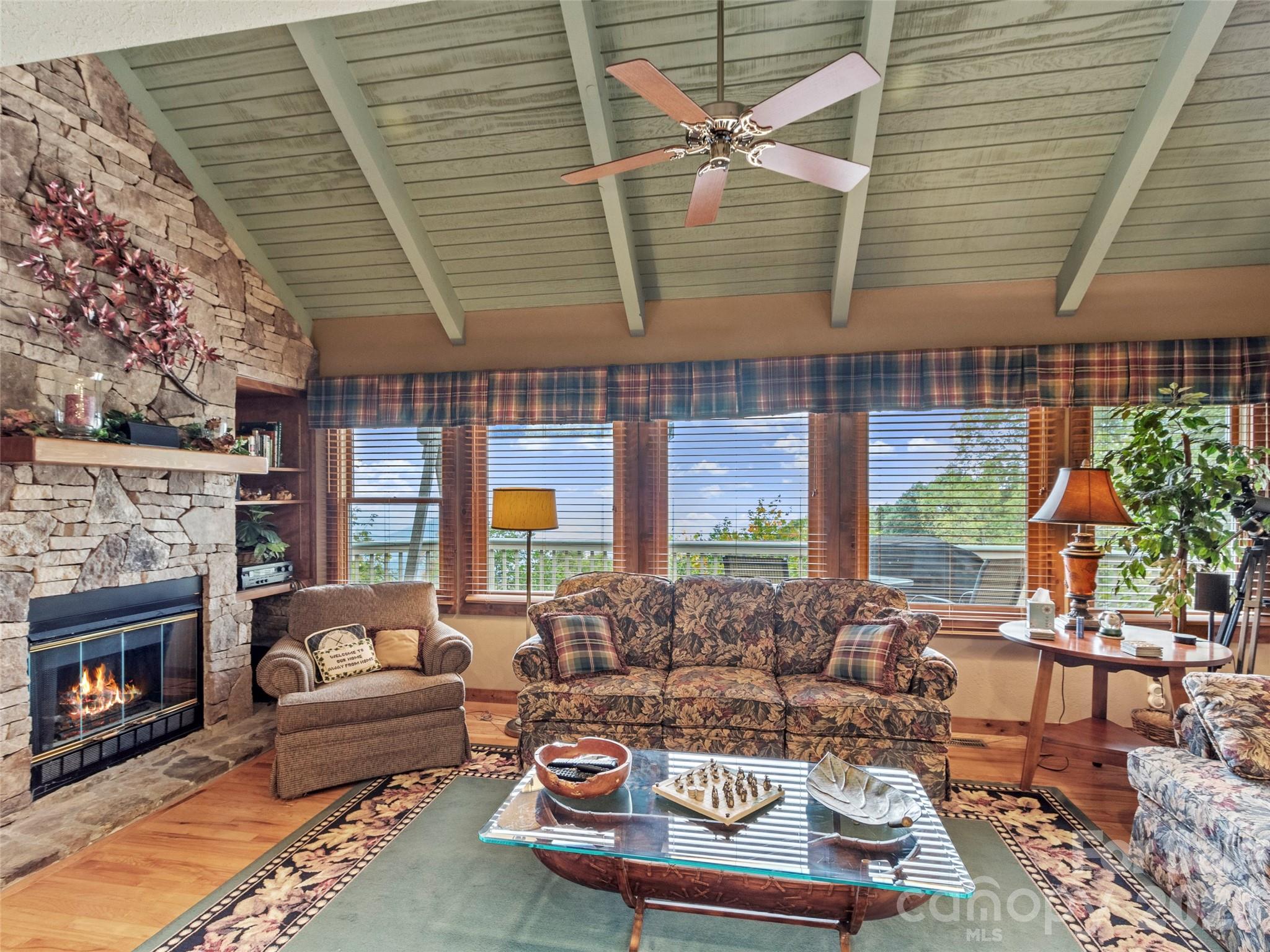 21 Ivy Ridge Road — Burnsville