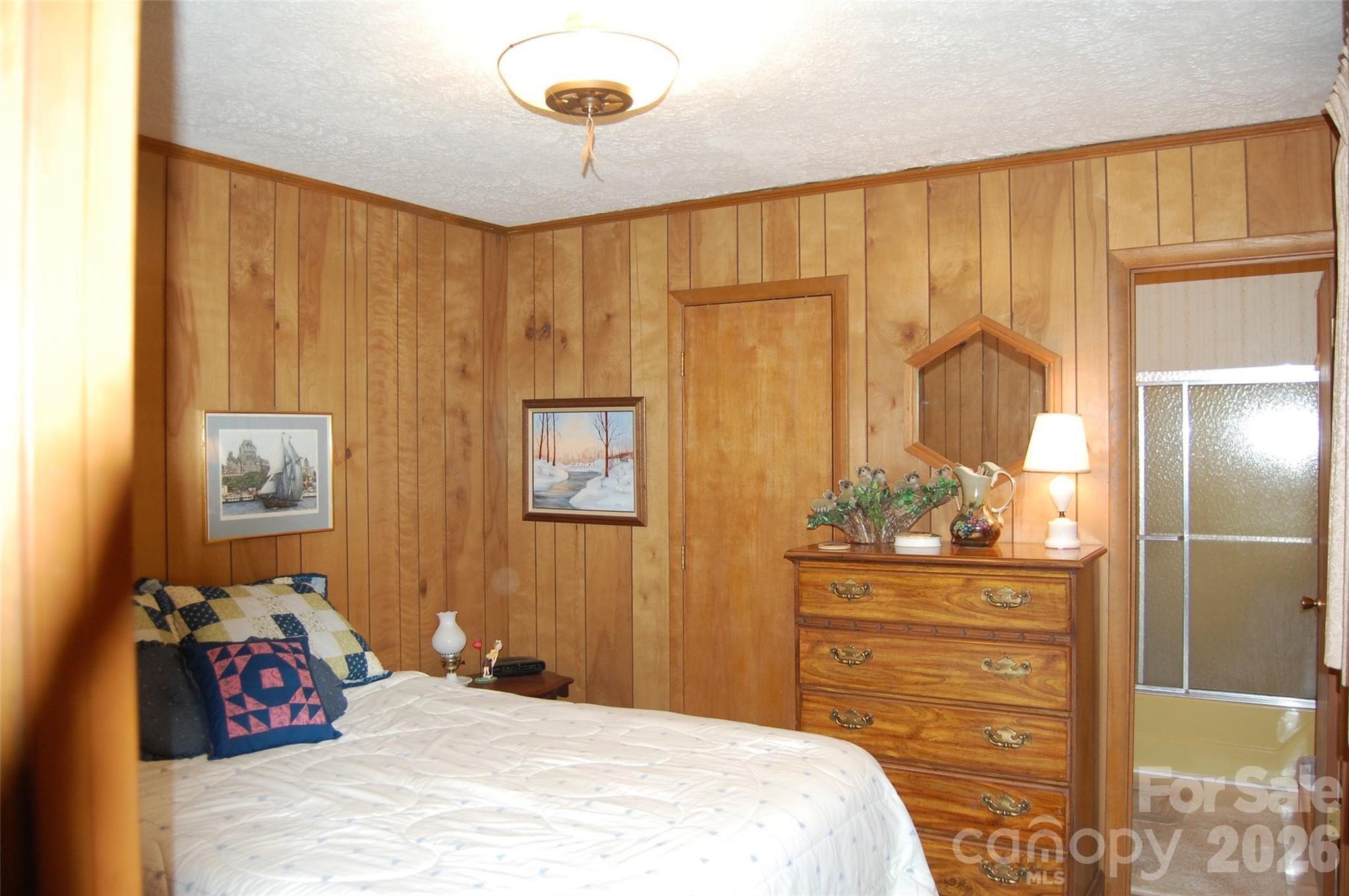 202 Knoll Circle — Newland