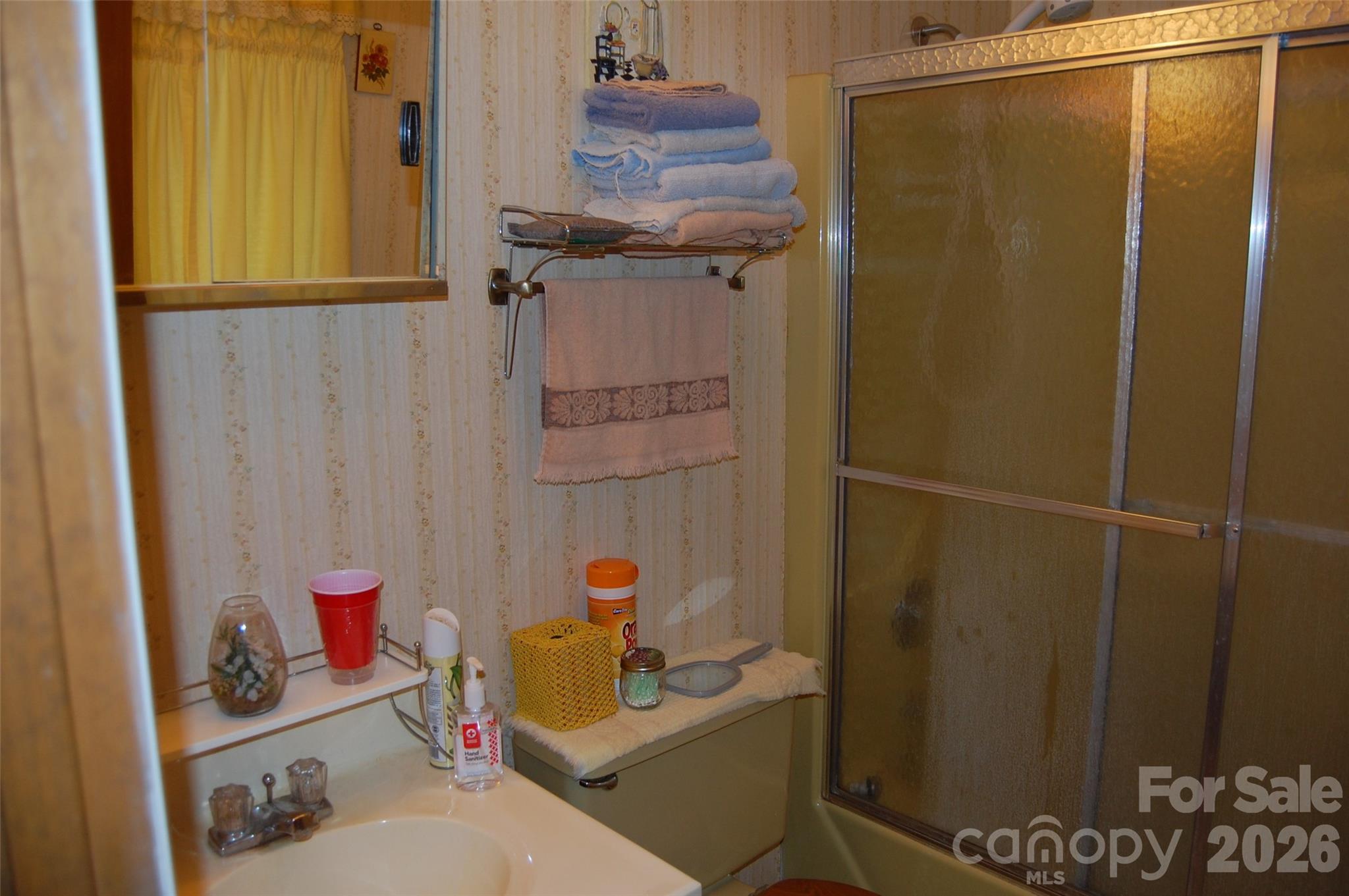 202 Knoll Circle — Newland