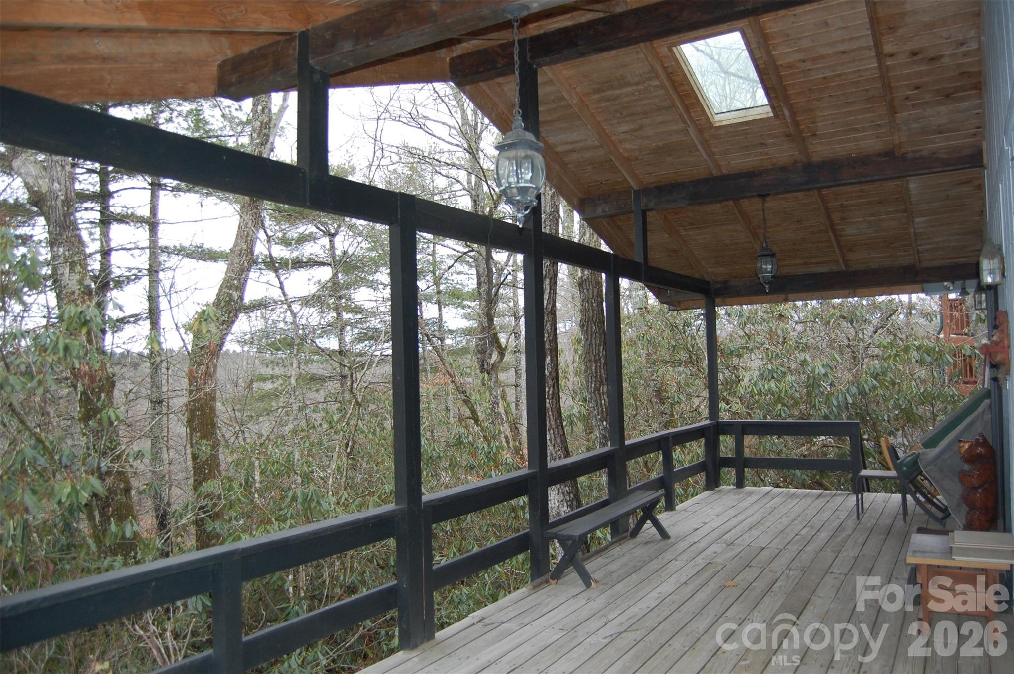 202 Knoll Circle — Newland