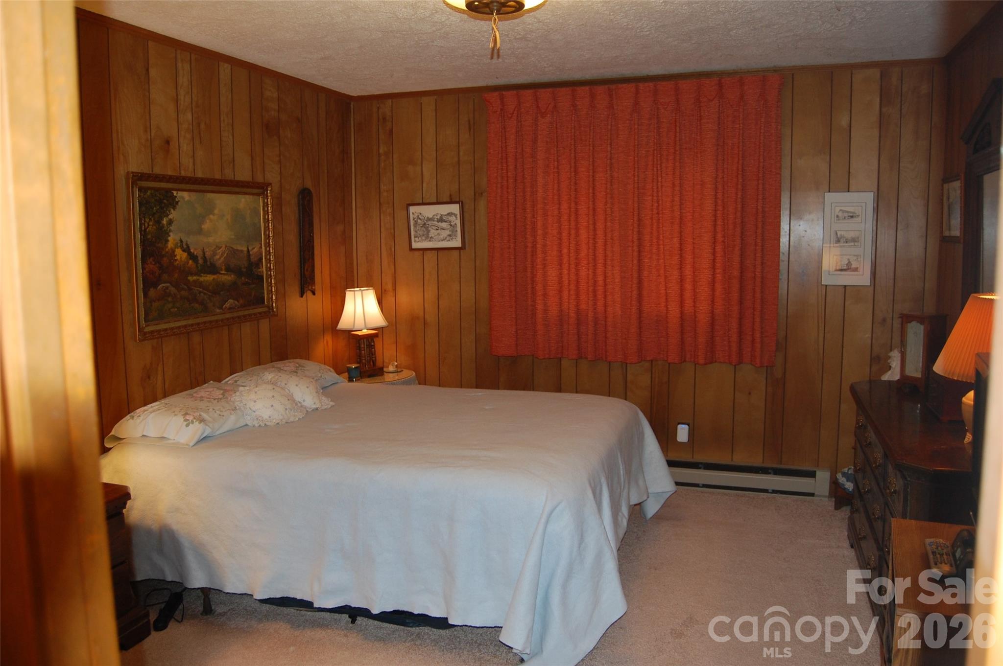 202 Knoll Circle — Newland