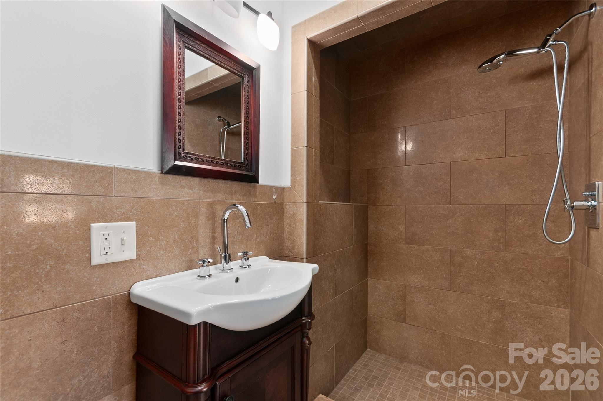 30 Cedarcliff Road — Asheville