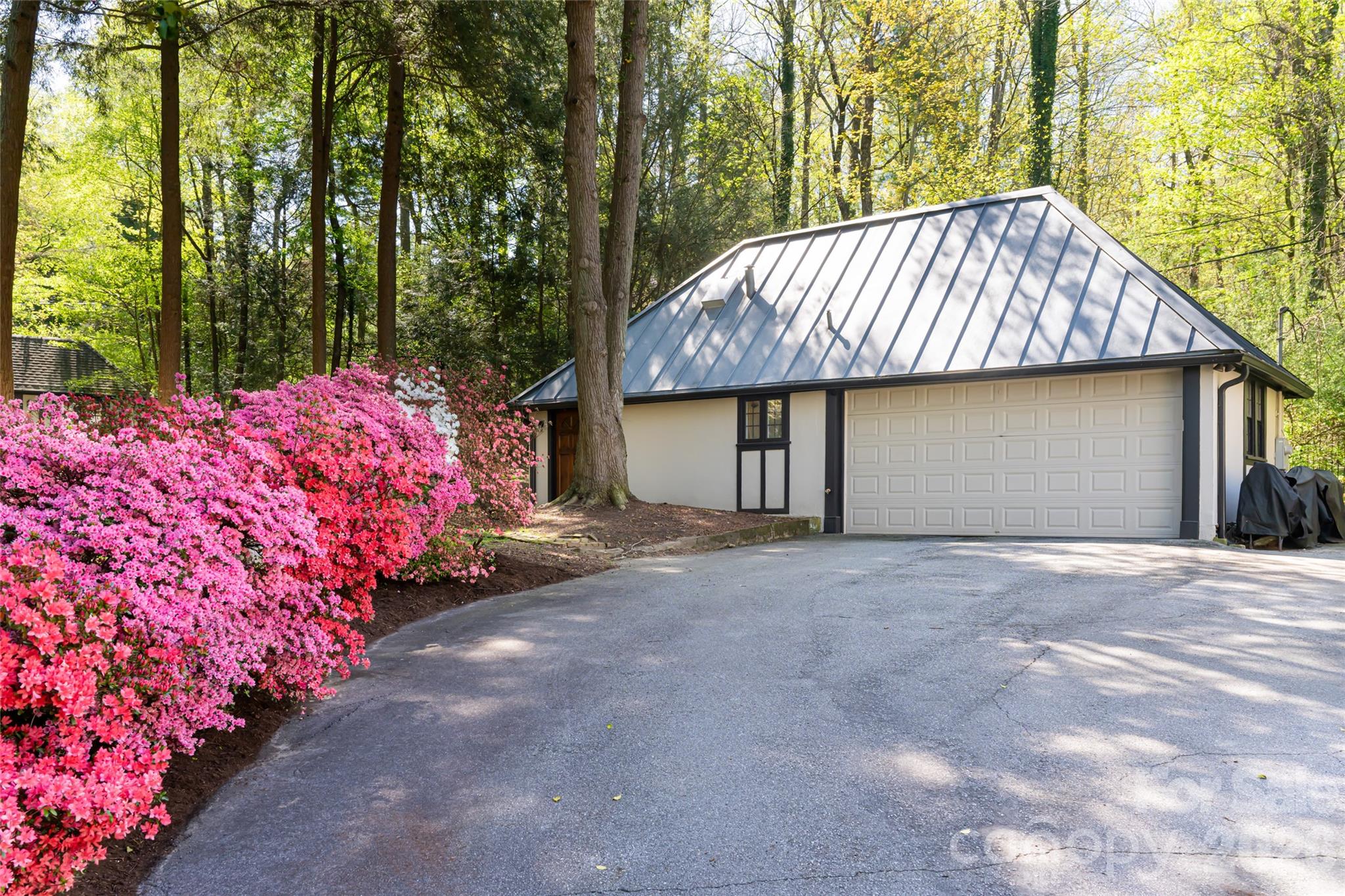 30 Cedarcliff Road — Asheville