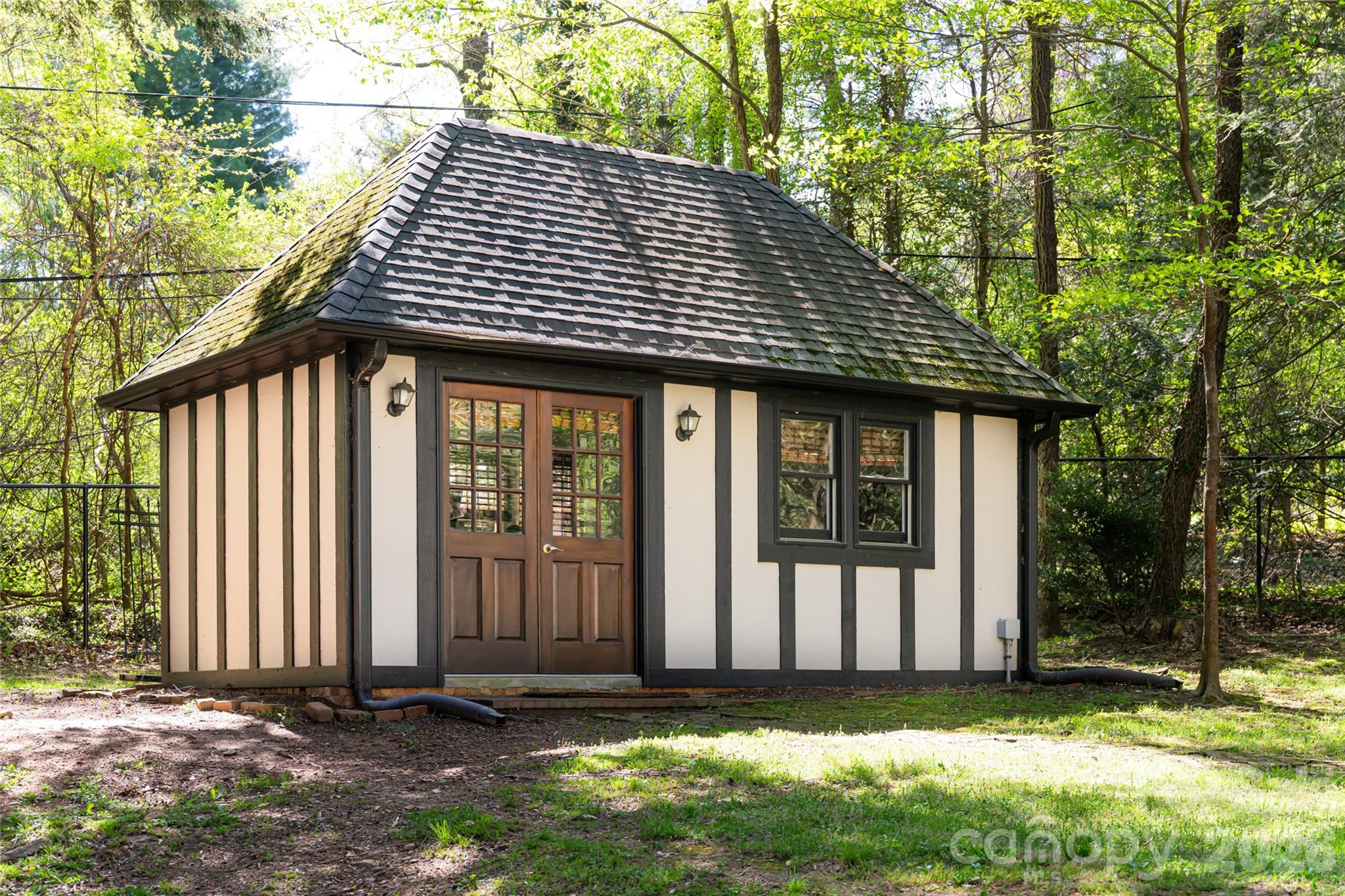 30 Cedarcliff Road — Asheville