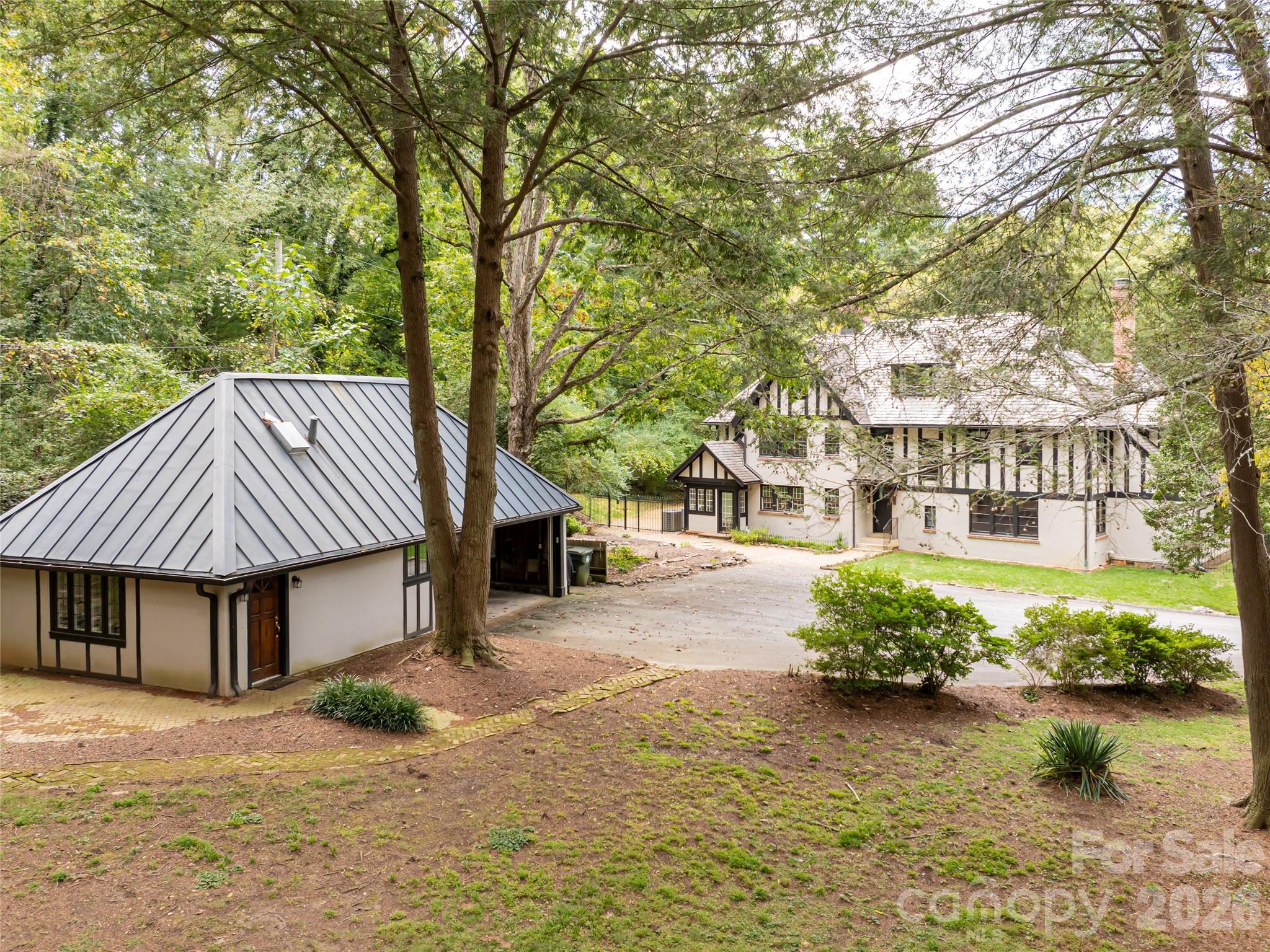 30 Cedarcliff Road — Asheville