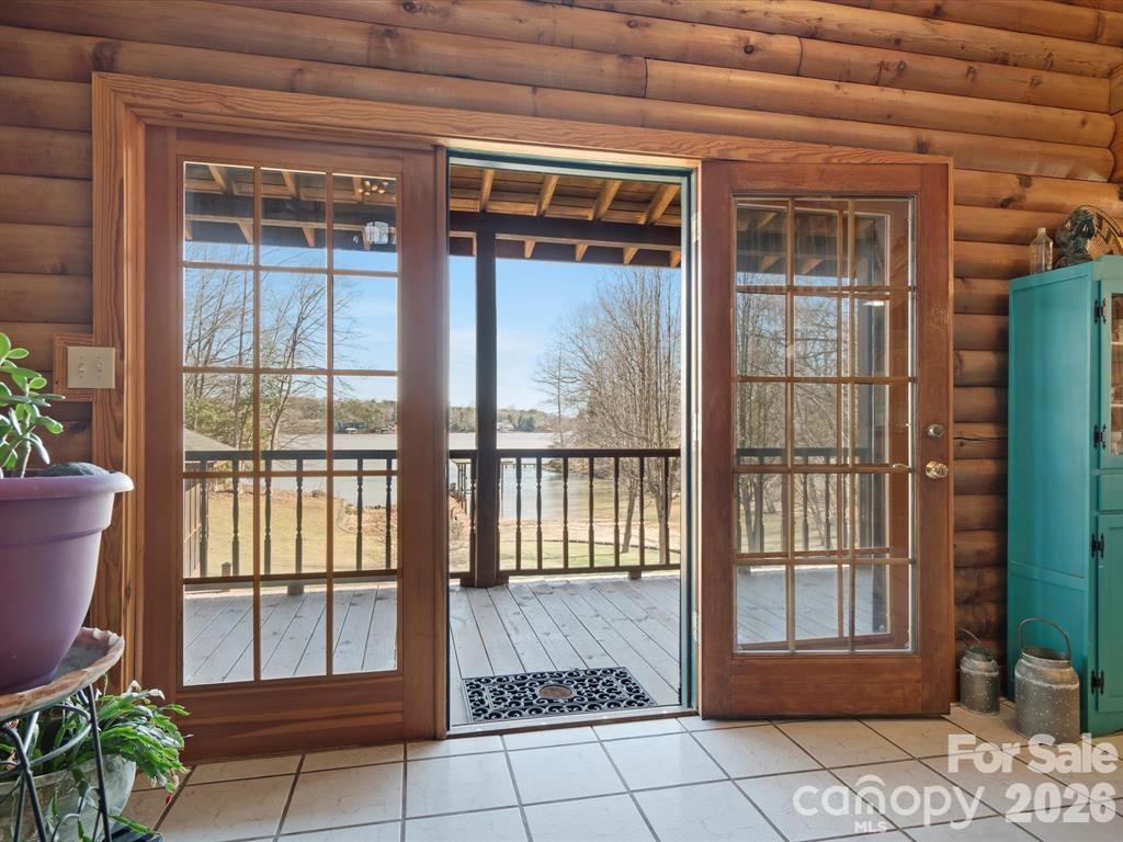 5981 Johnson Road — Clover