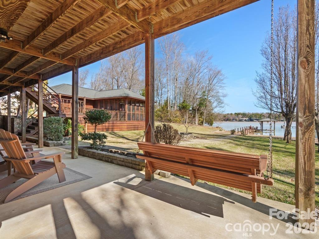 5981 Johnson Road — Clover