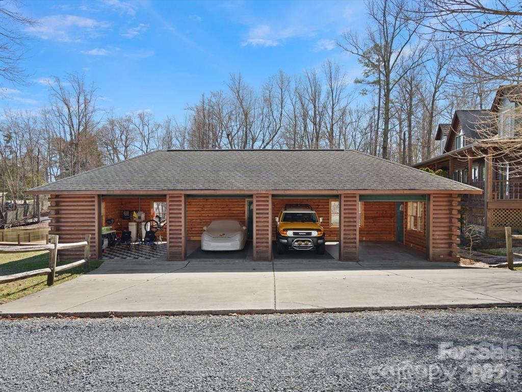 5981 Johnson Road — Clover