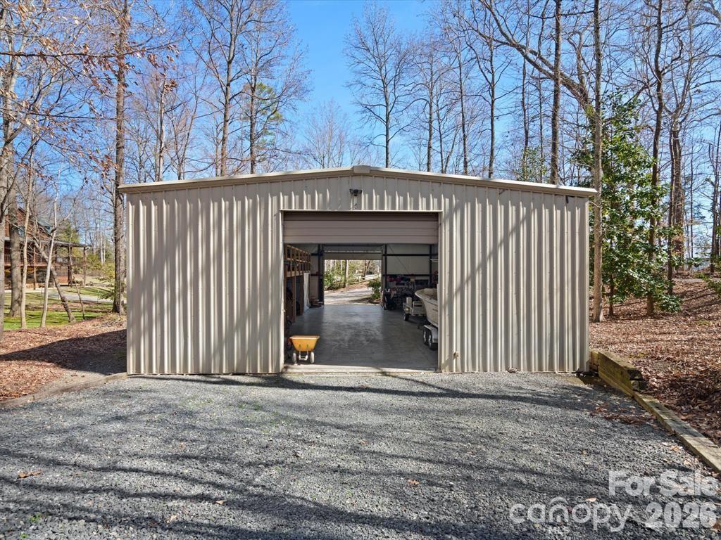 5981 Johnson Road — Clover
