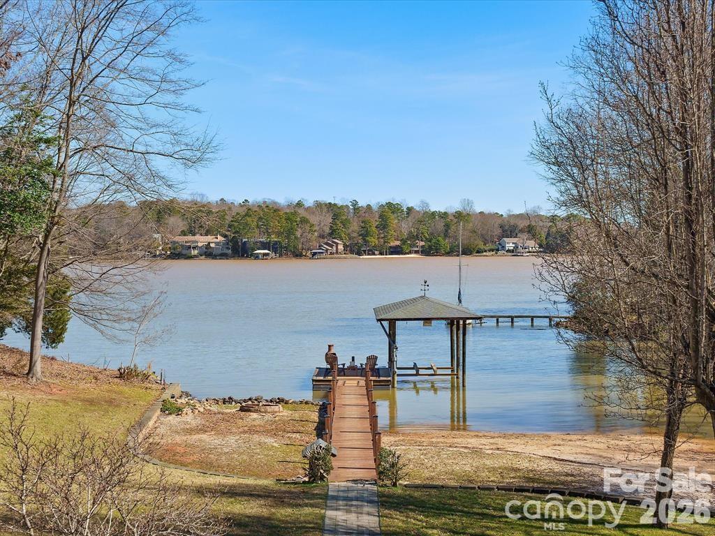 5981 Johnson Road — Clover