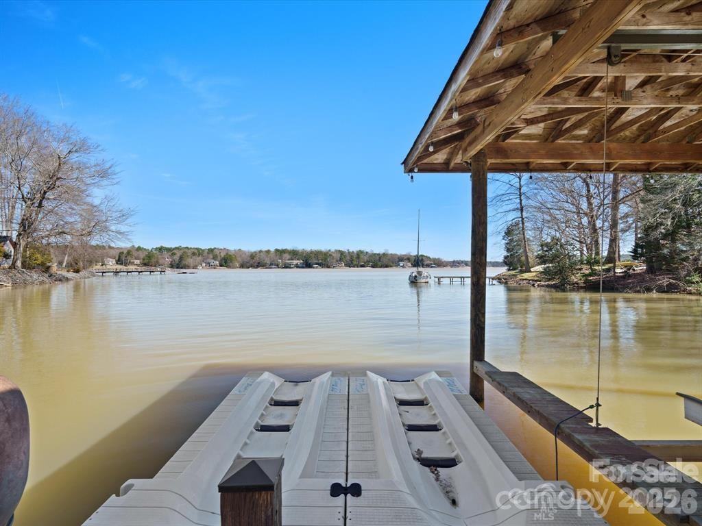 5981 Johnson Road — Clover