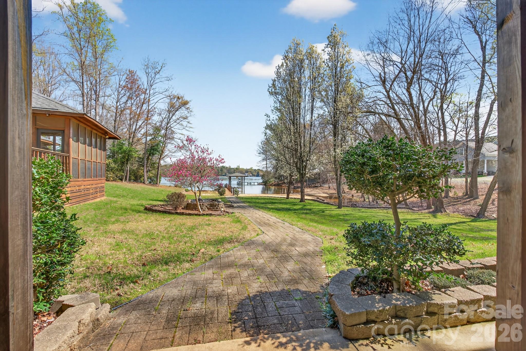 5981 Johnson Road — Clover