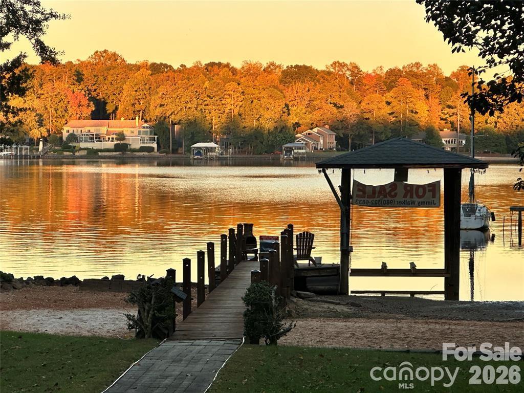 5981 Johnson Road — Clover