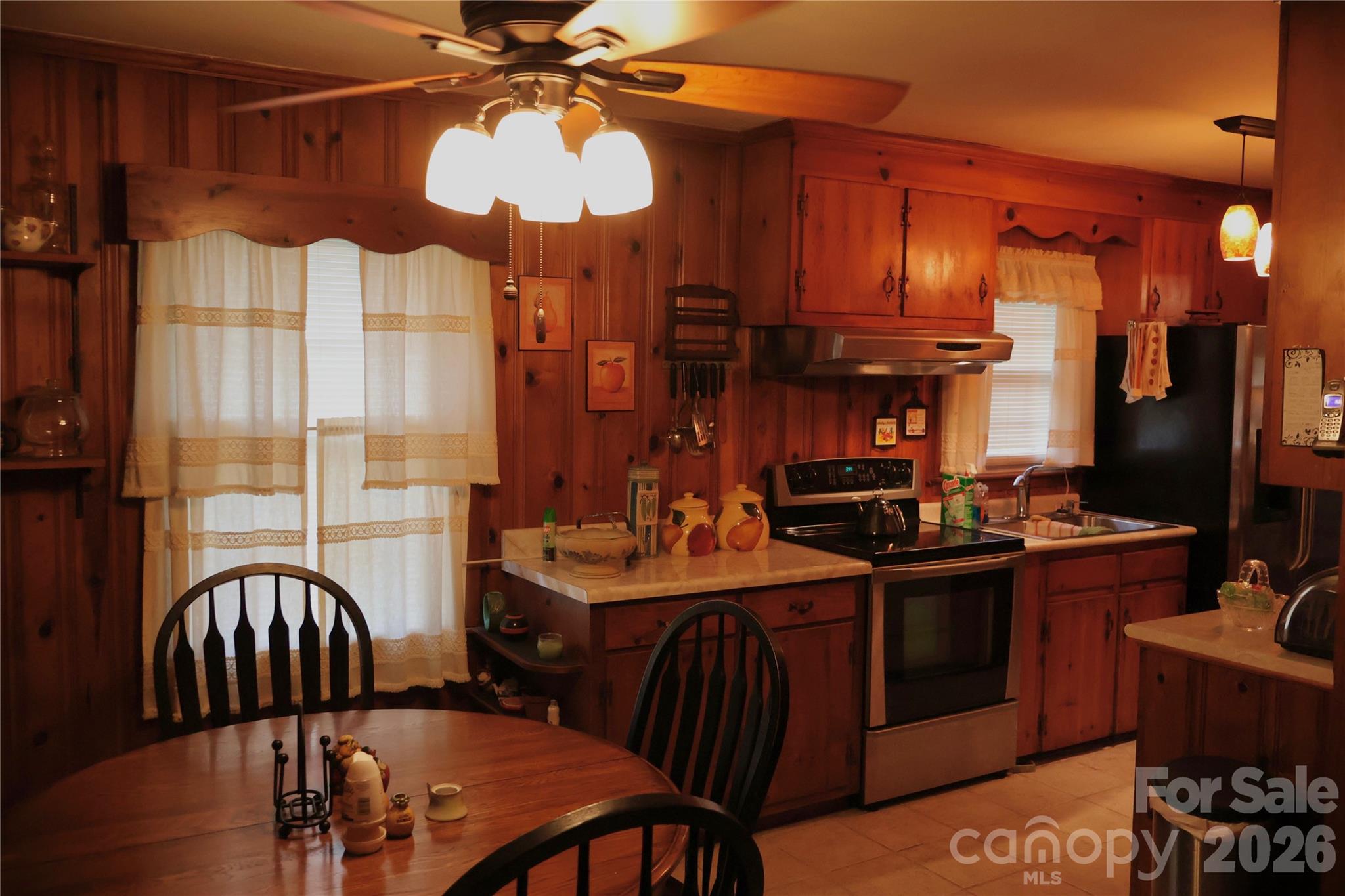 1529 W Market Street — Cheraw
