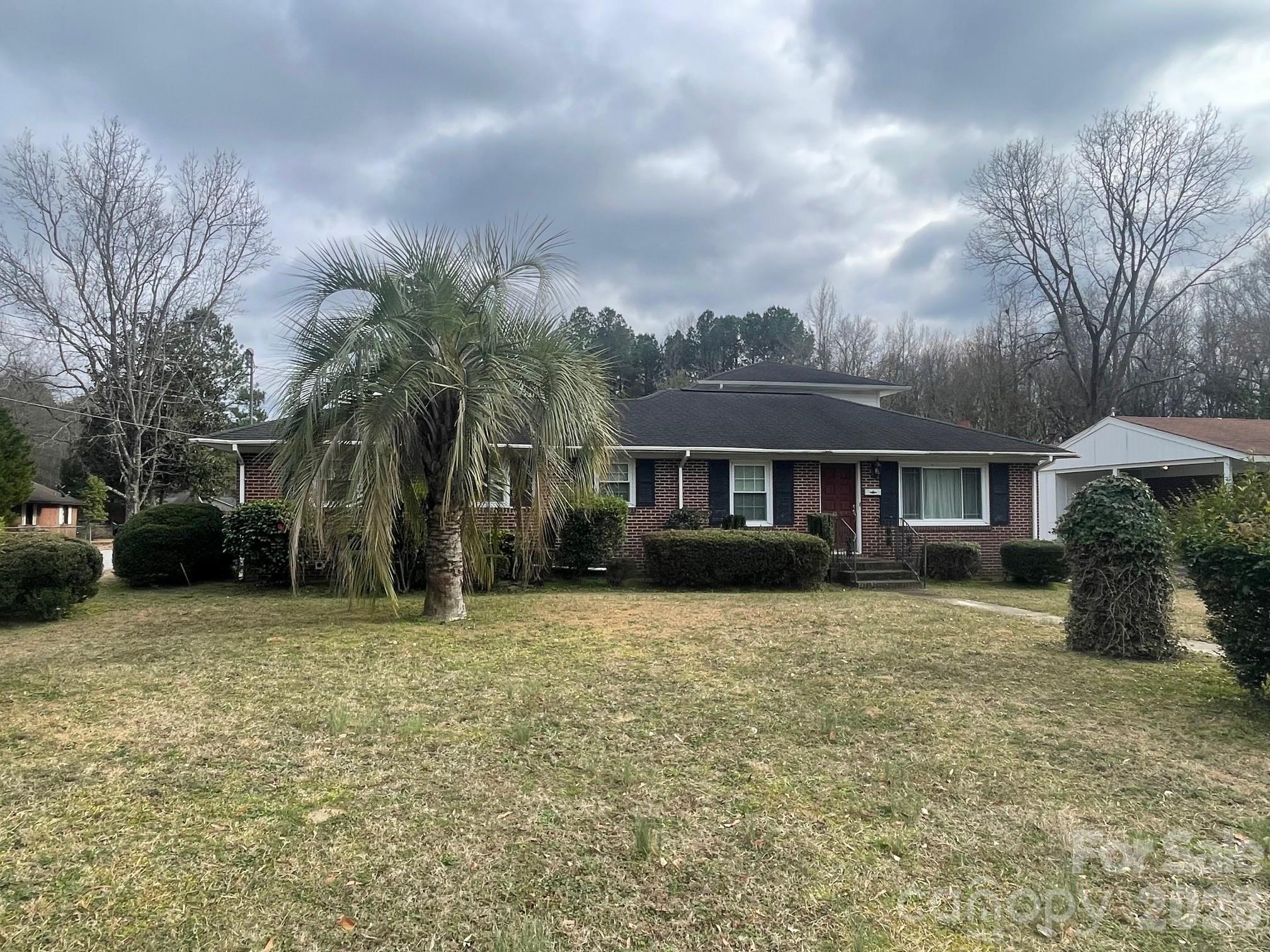 1529 W Market Street — Cheraw