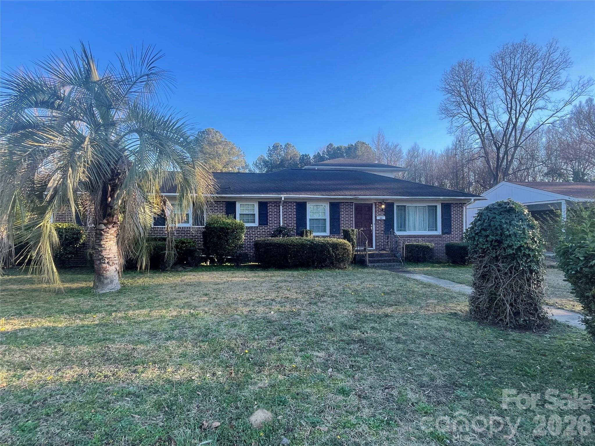 1529 W Market Street — Cheraw