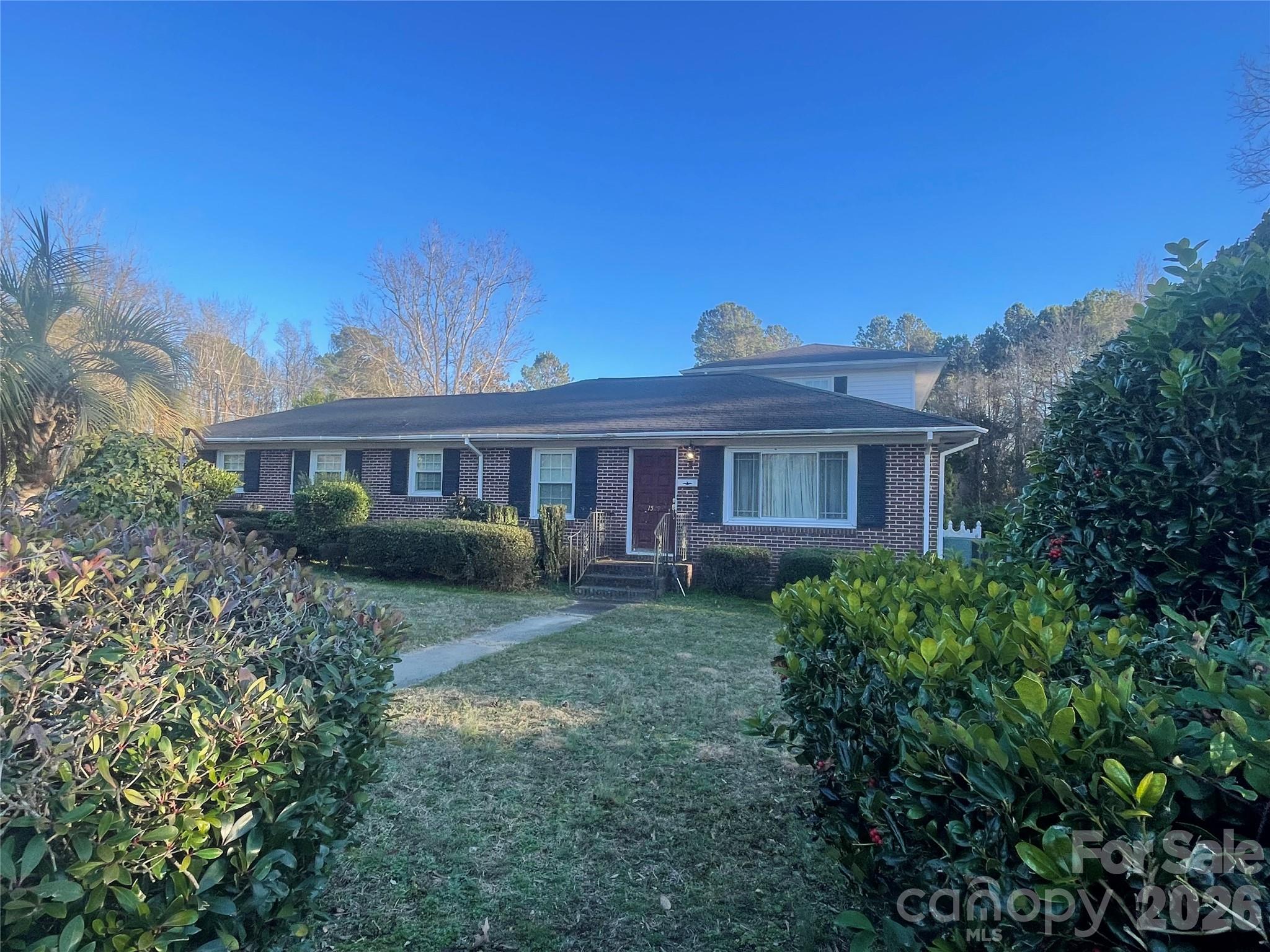 1529 W Market Street — Cheraw