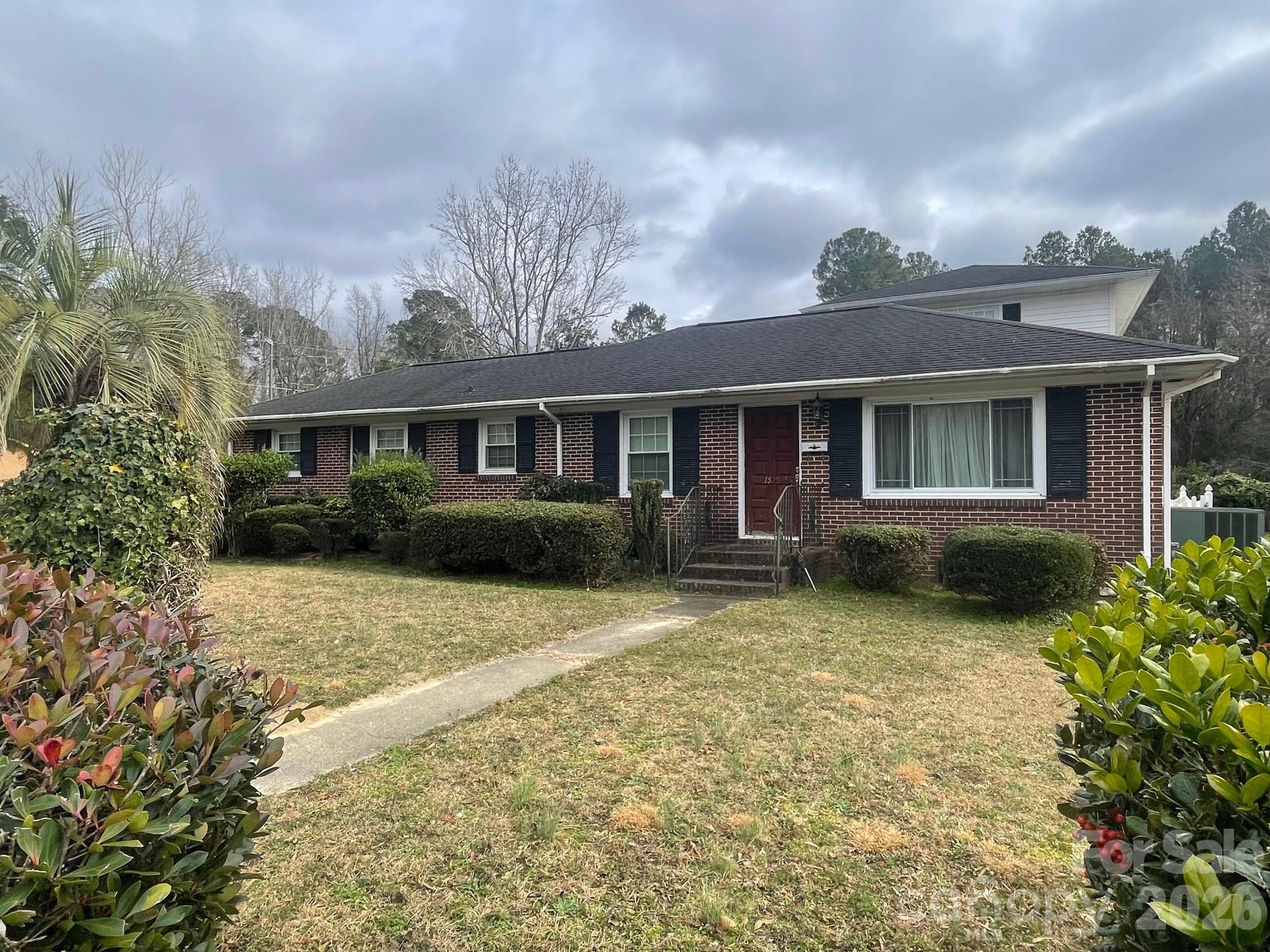 1529 W Market Street — Cheraw