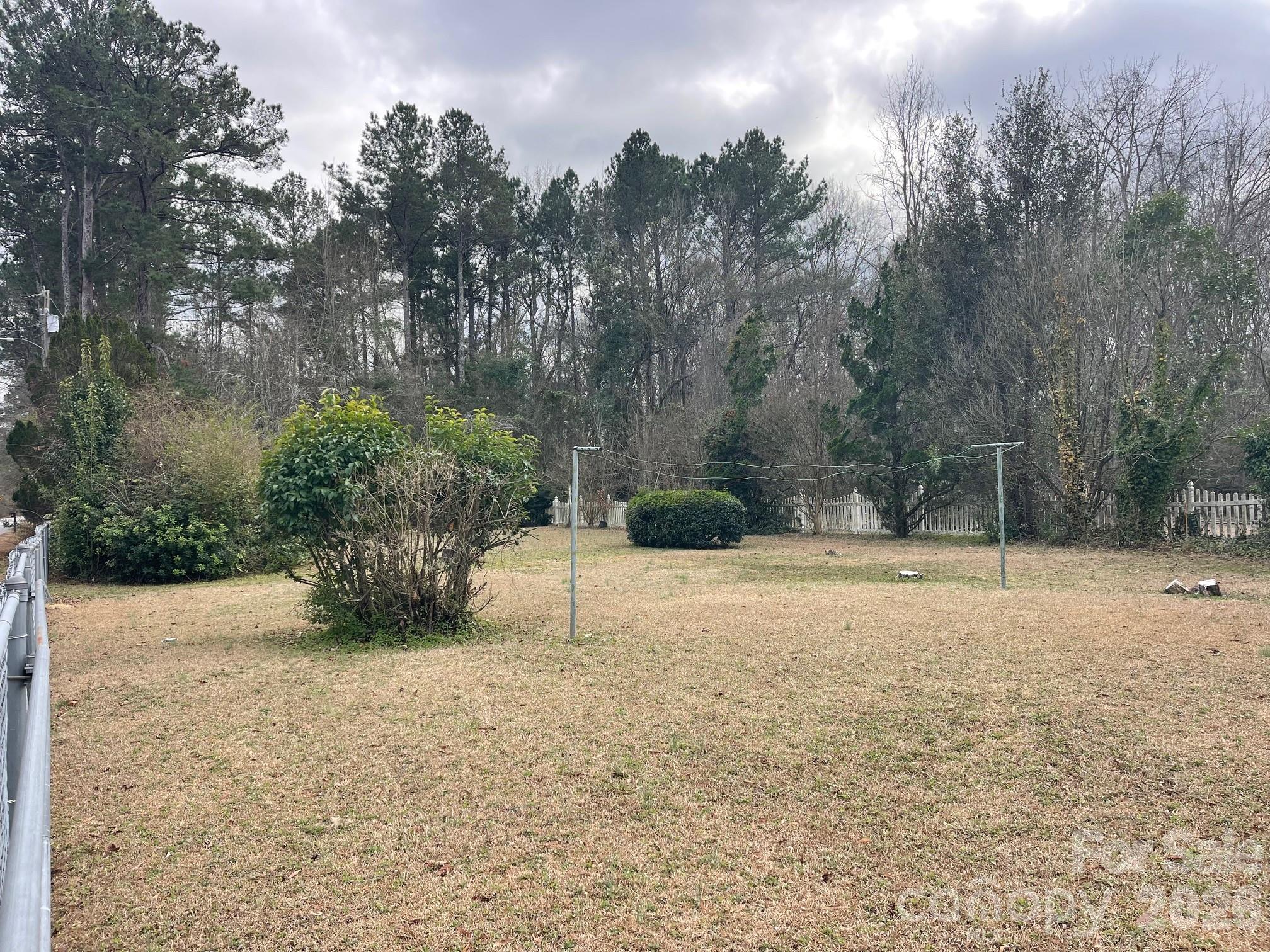 1529 W Market Street — Cheraw