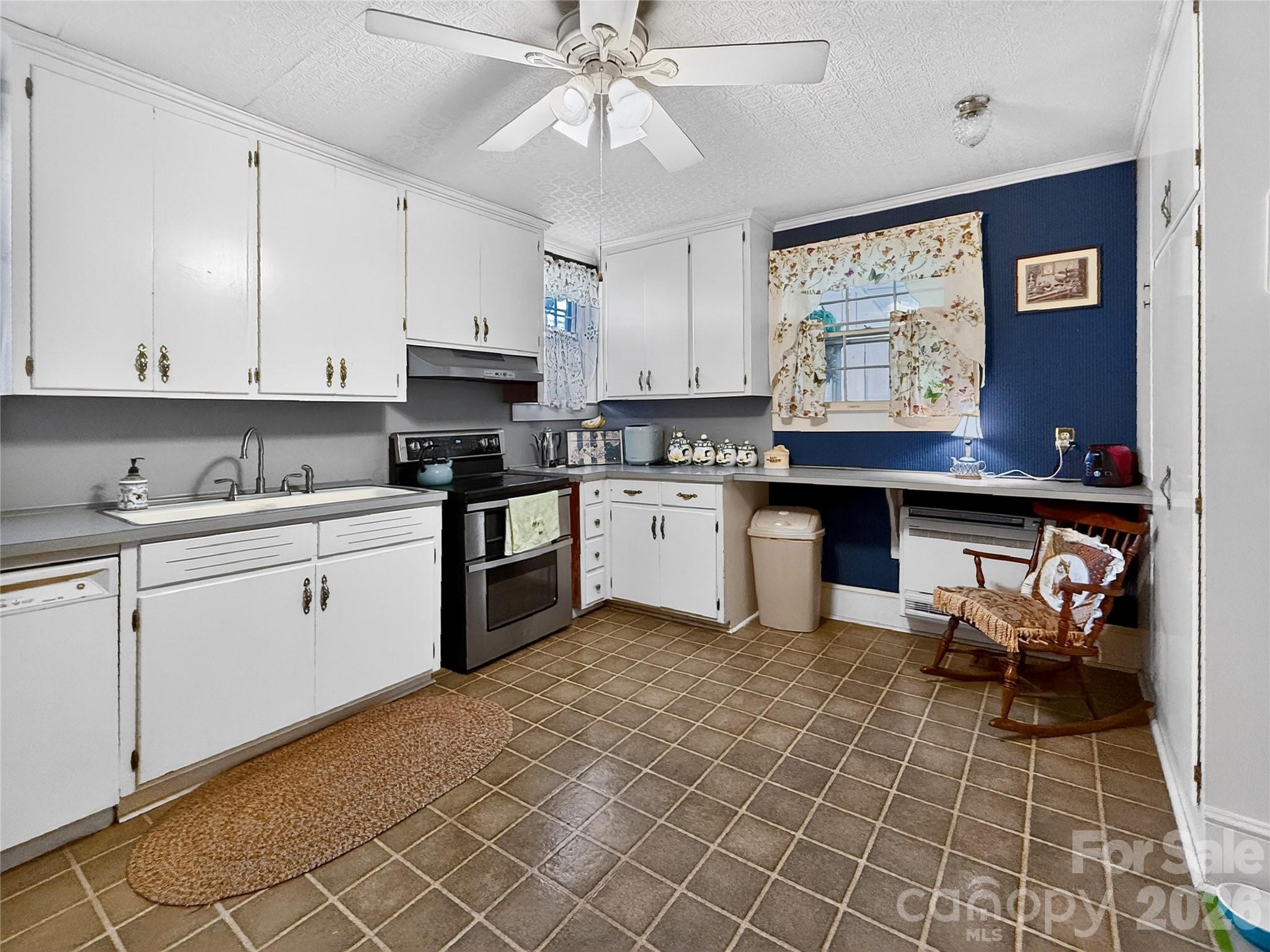 192 W Court Street — Rutherfordton