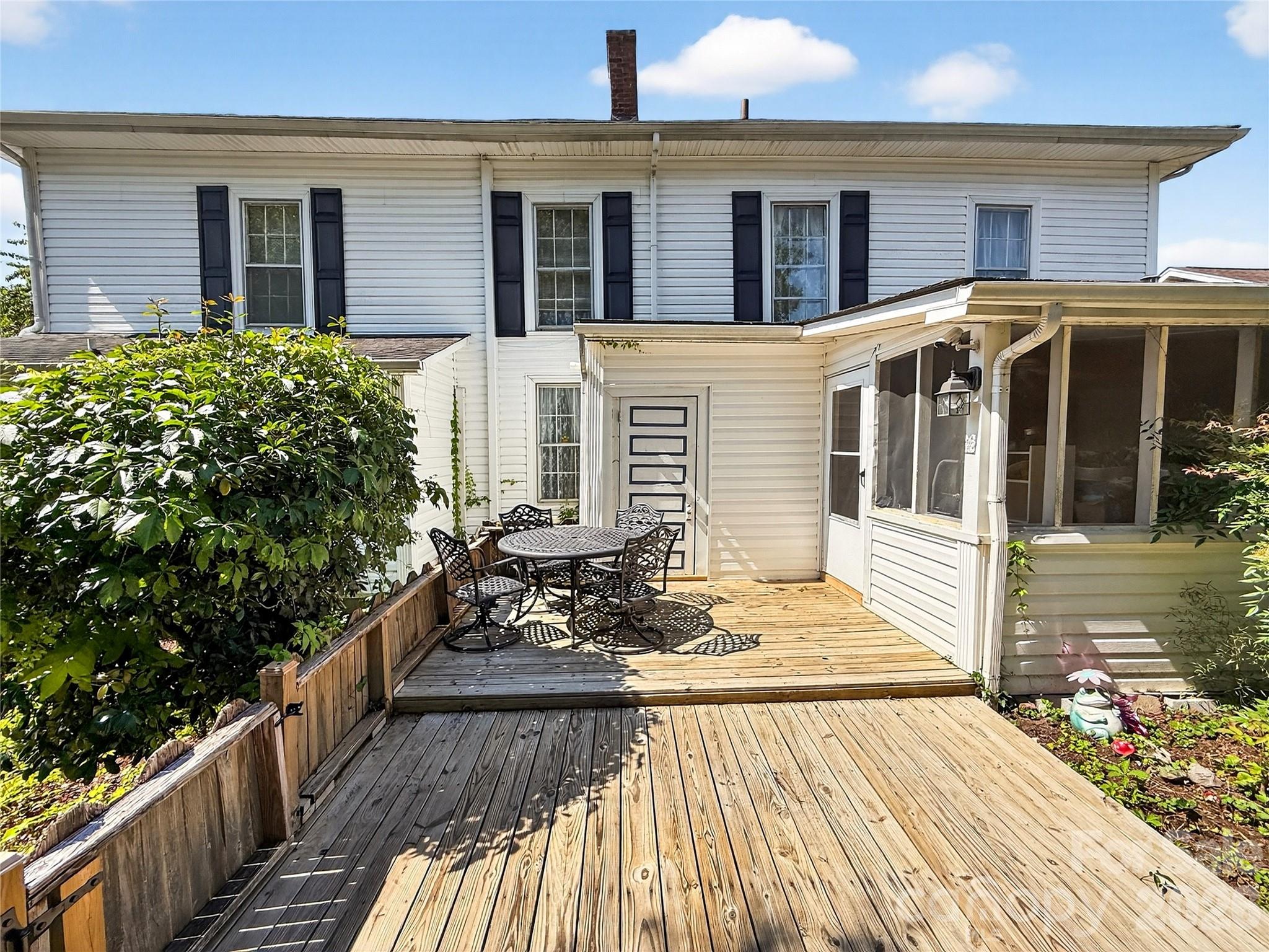 192 W Court Street — Rutherfordton