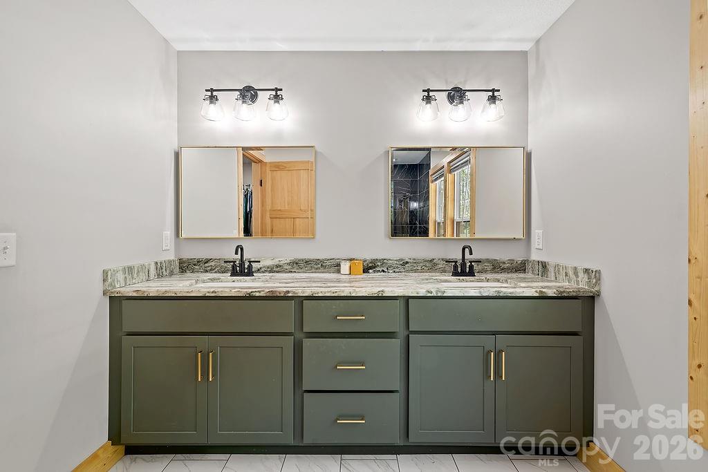 566 South Mills River Road — Mills River
