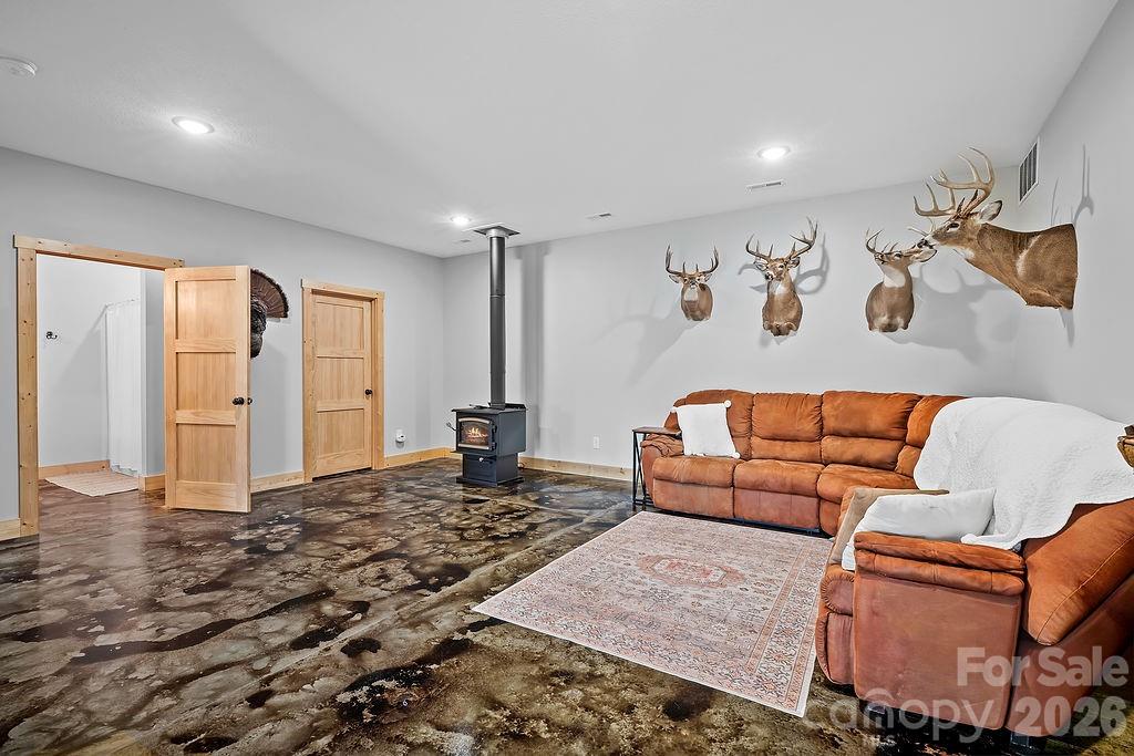 566 South Mills River Road — Mills River