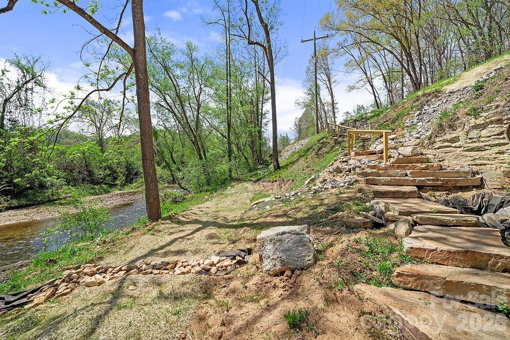 566 South Mills River Road — Mills River