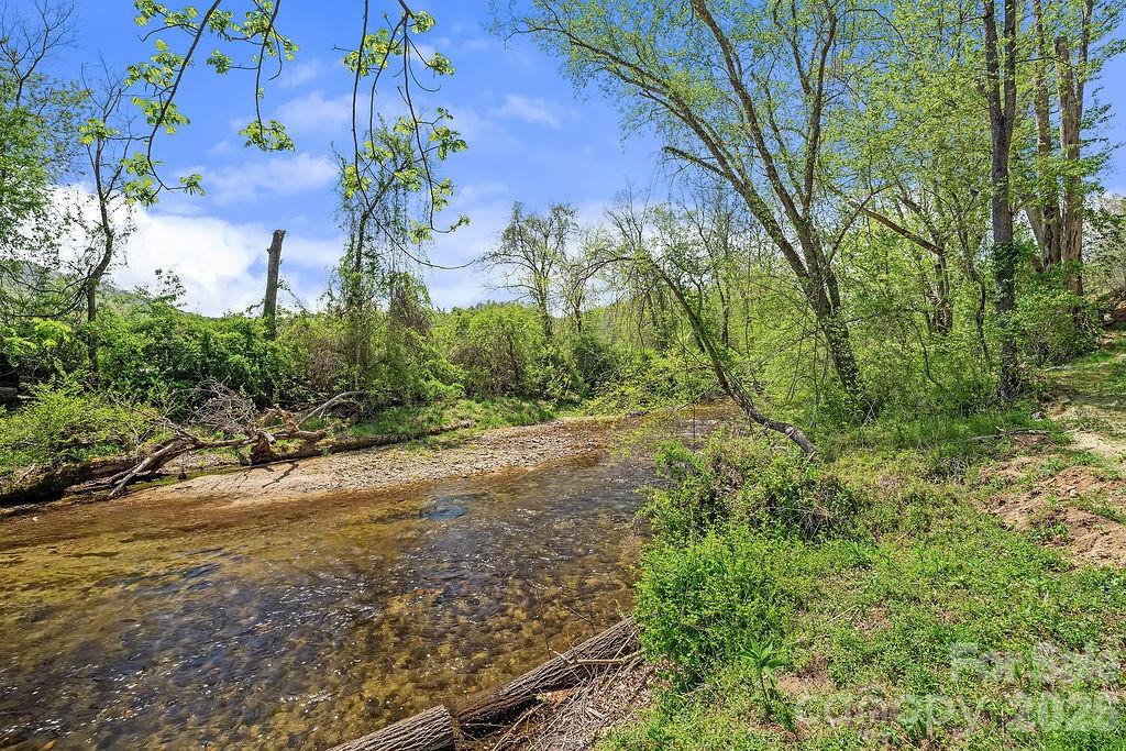 566 South Mills River Road — Mills River