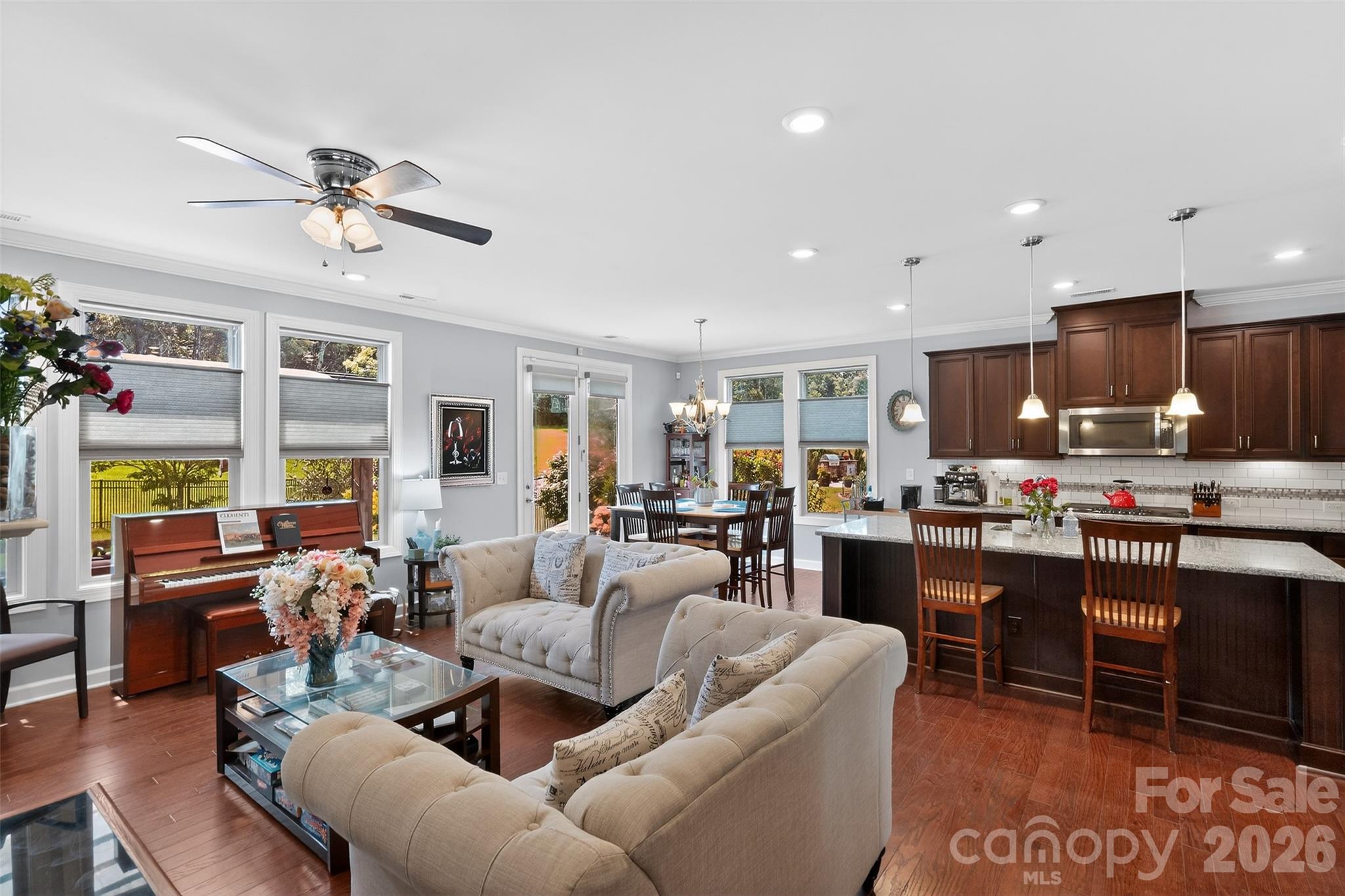 8340 Breton Way — Harrisburg