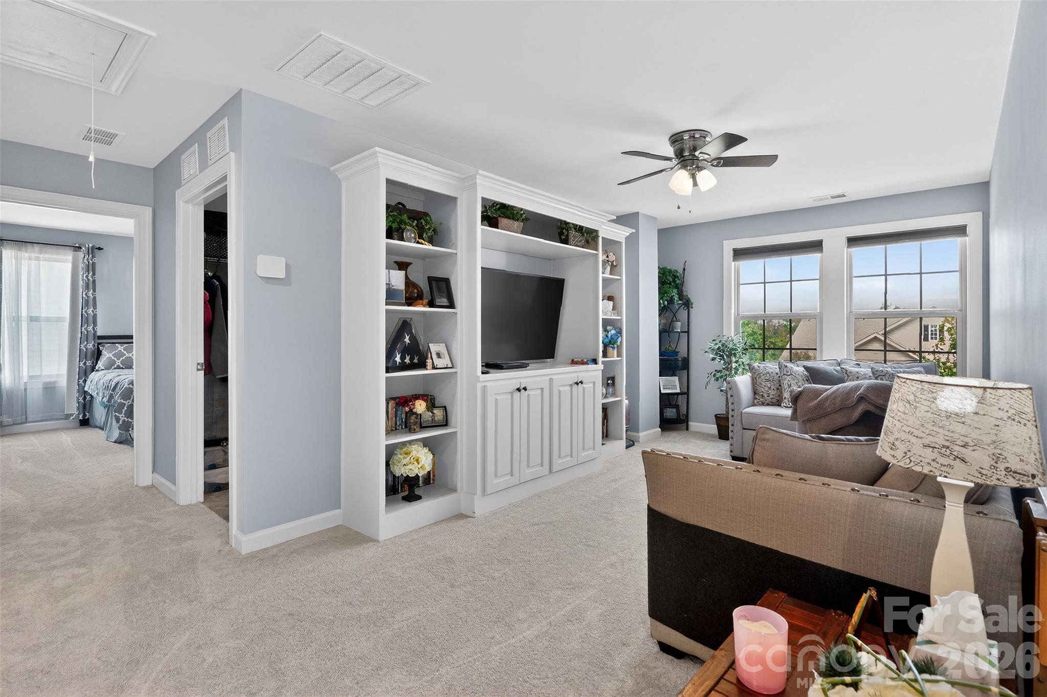 8340 Breton Way — Harrisburg