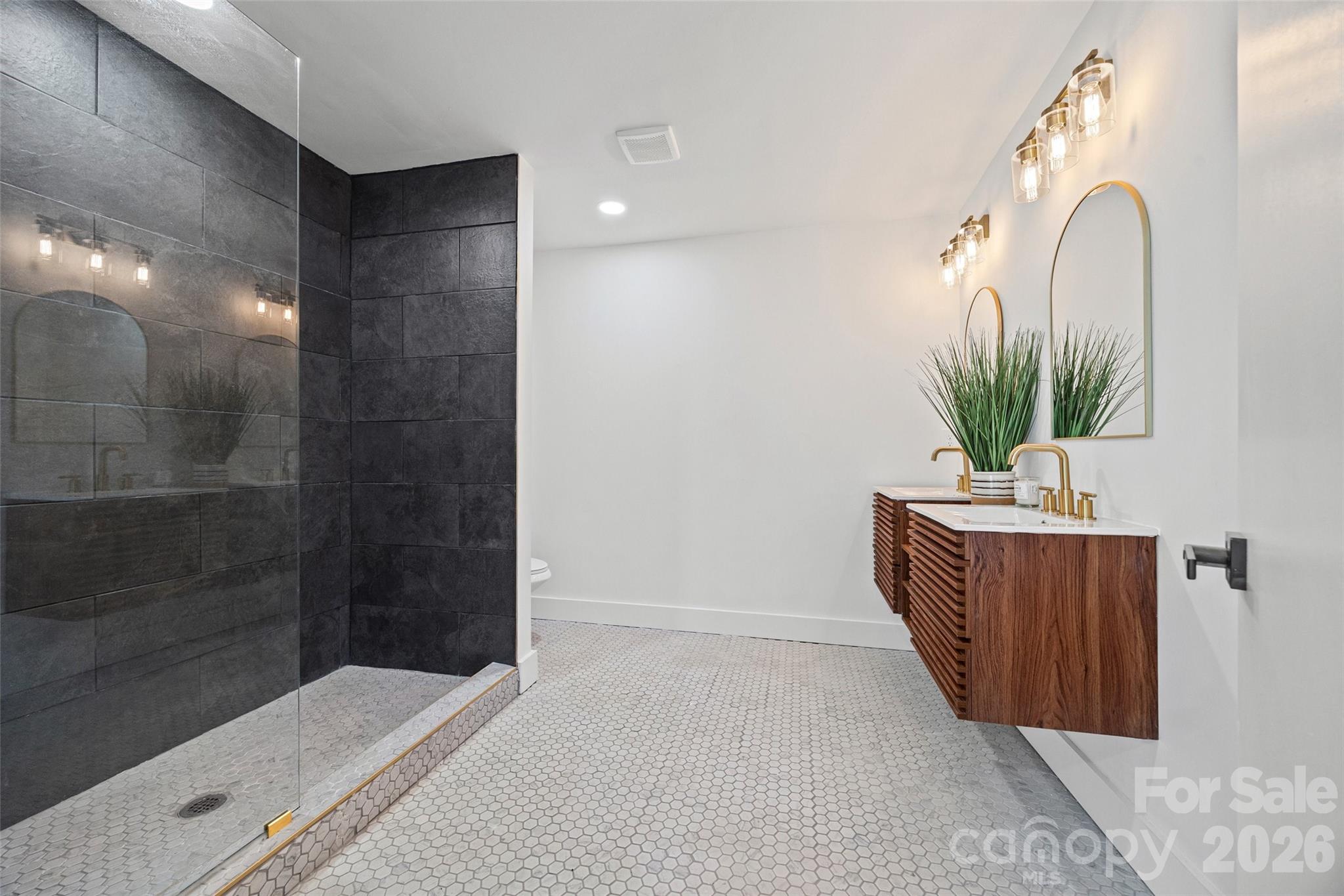 4200 Abbeydale Drive — Charlotte