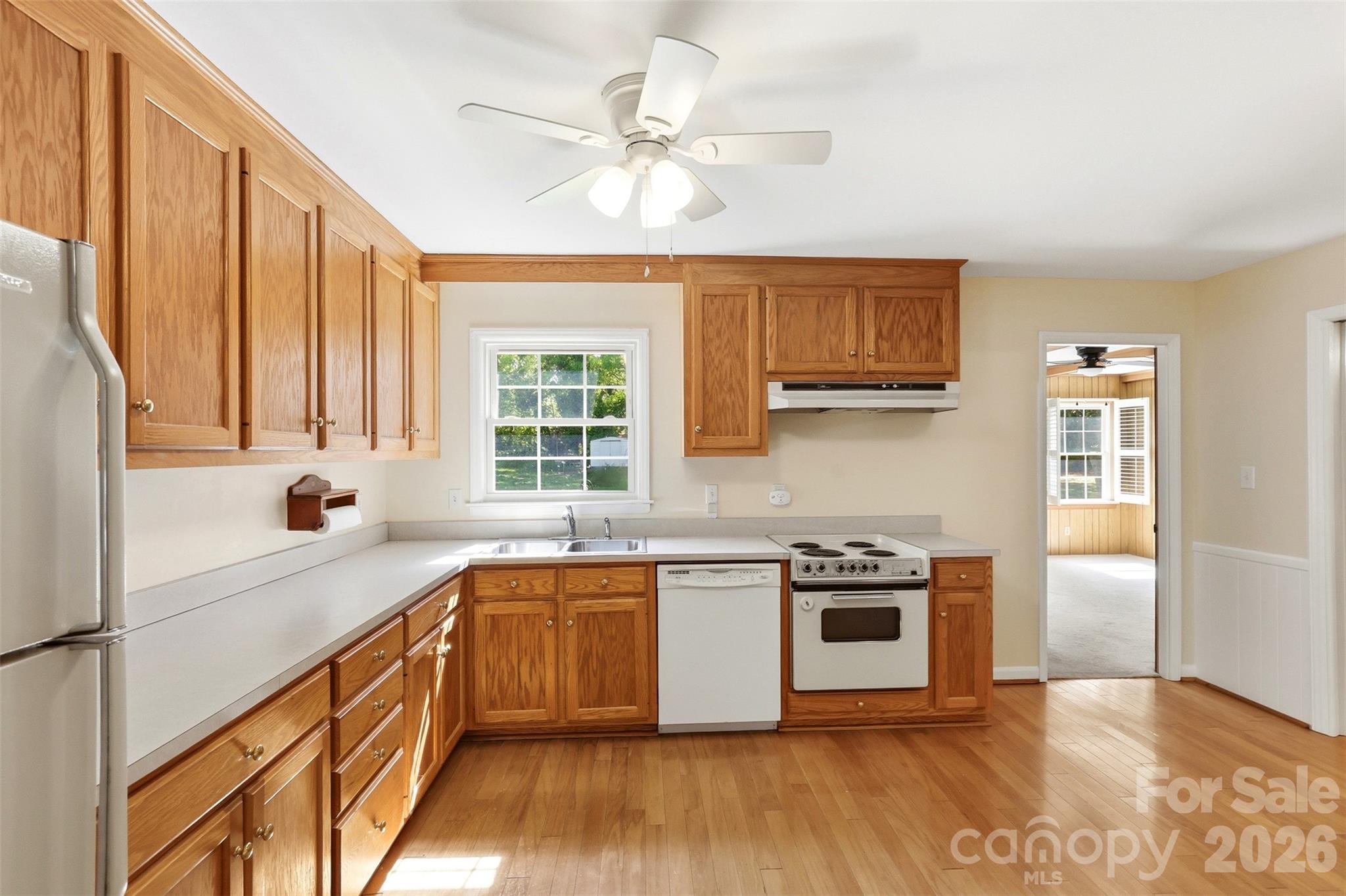 1406 Lakeview Drive — Monroe