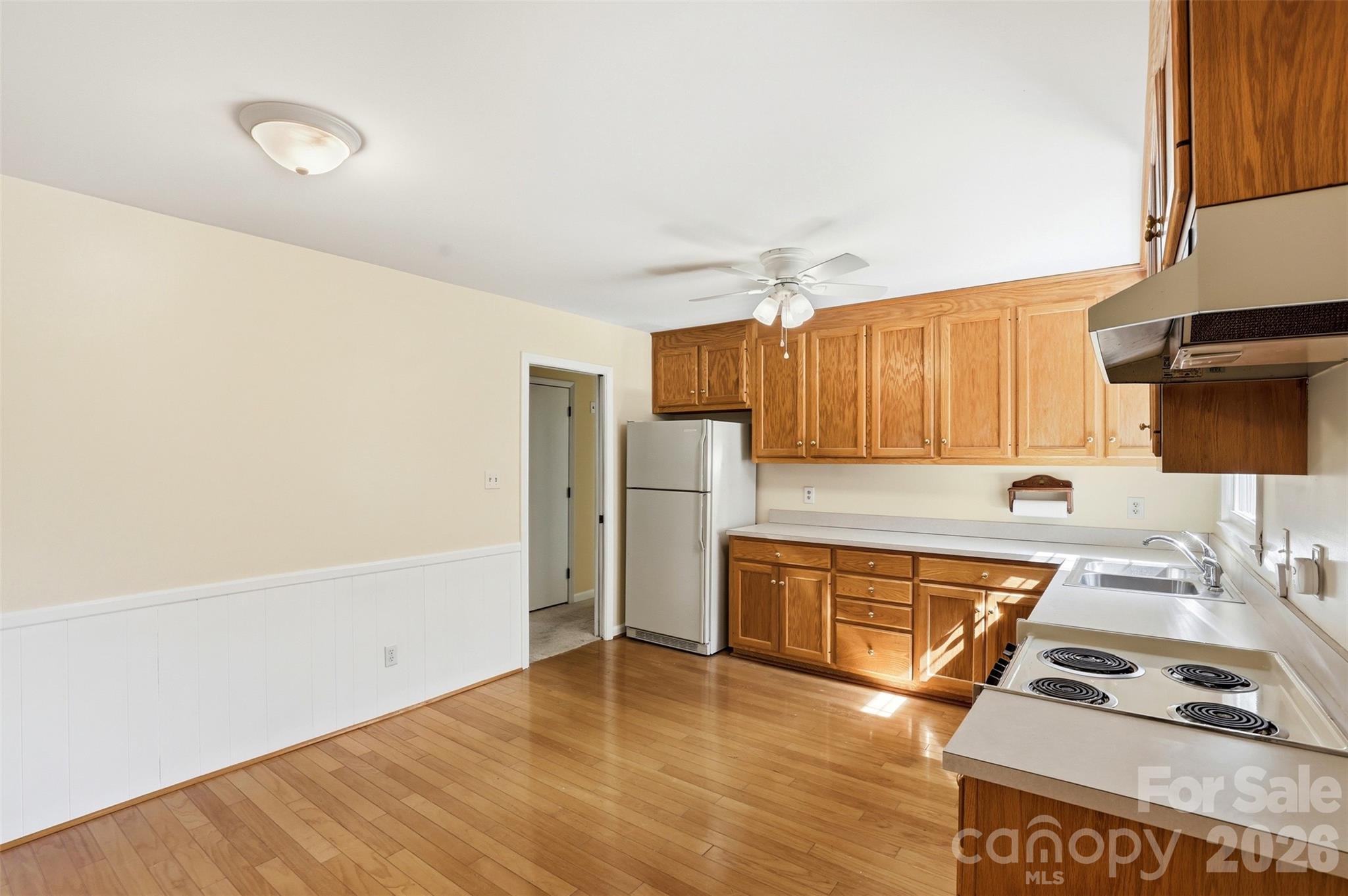 1406 Lakeview Drive — Monroe