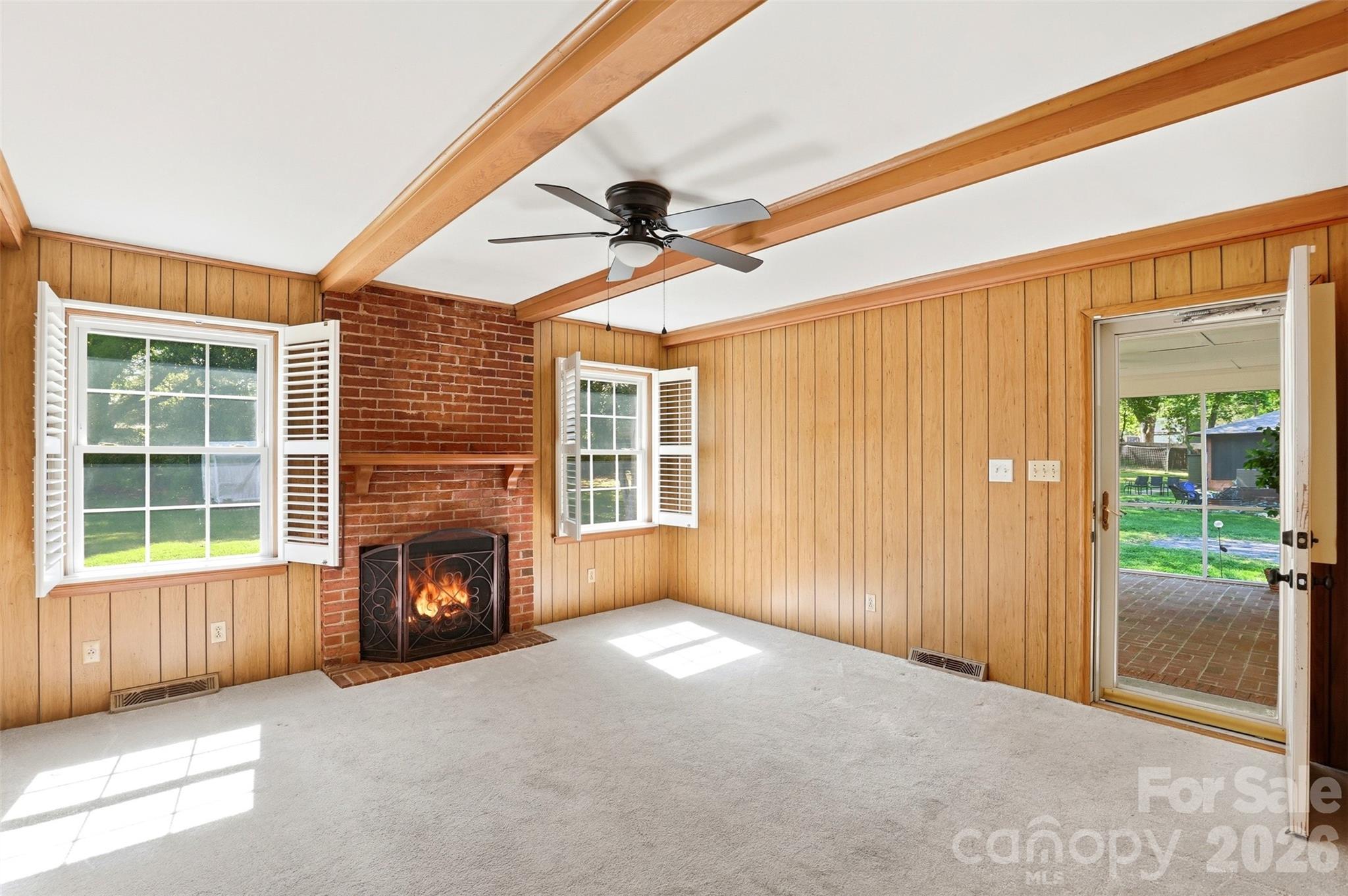 1406 Lakeview Drive — Monroe