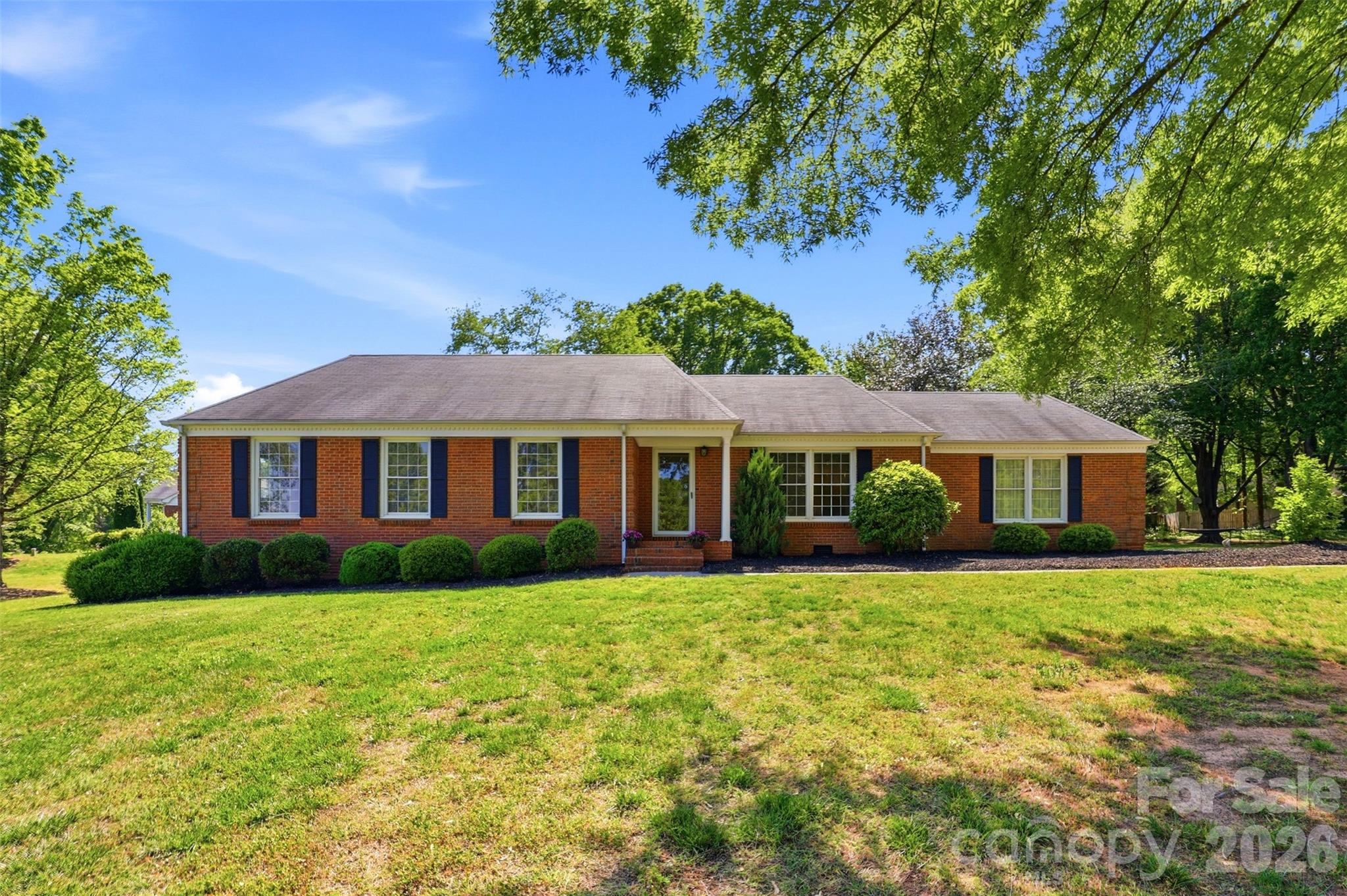 1406 Lakeview Drive — Monroe