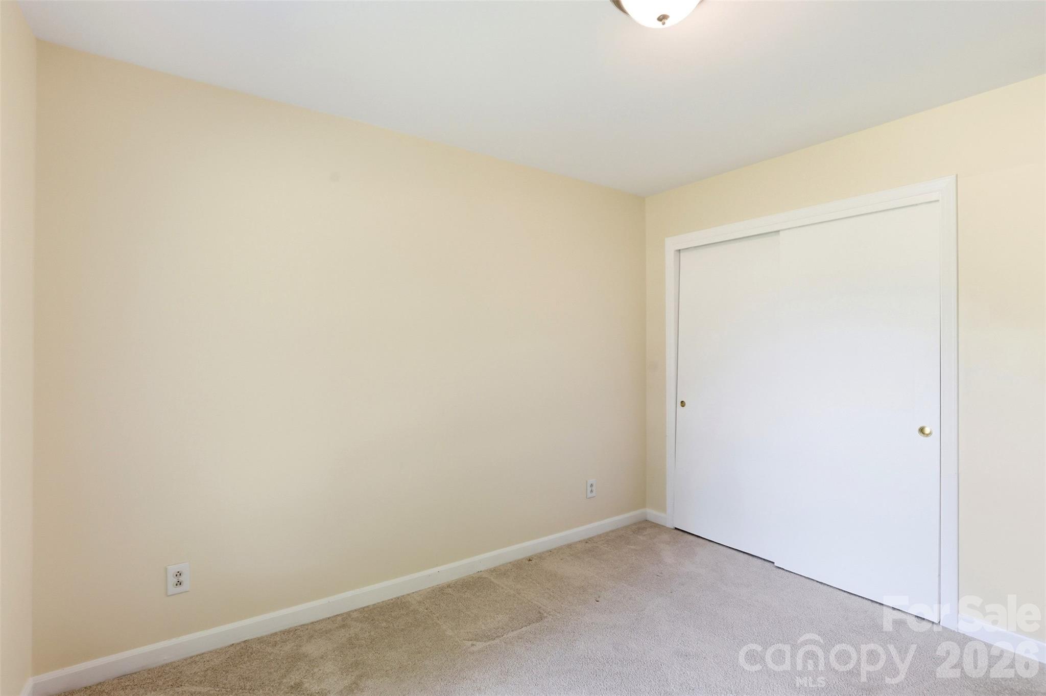 1406 Lakeview Drive — Monroe