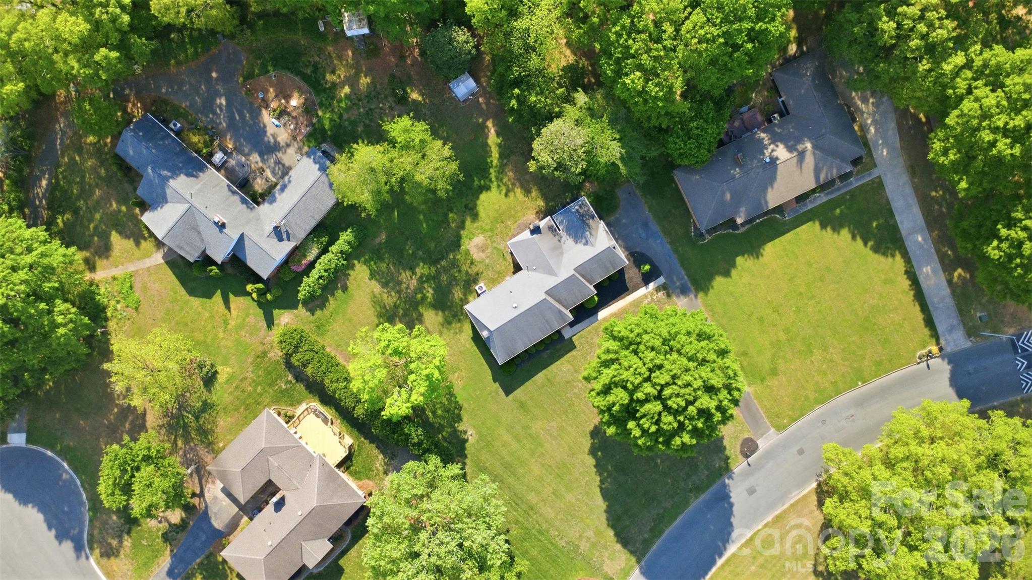 1406 Lakeview Drive — Monroe