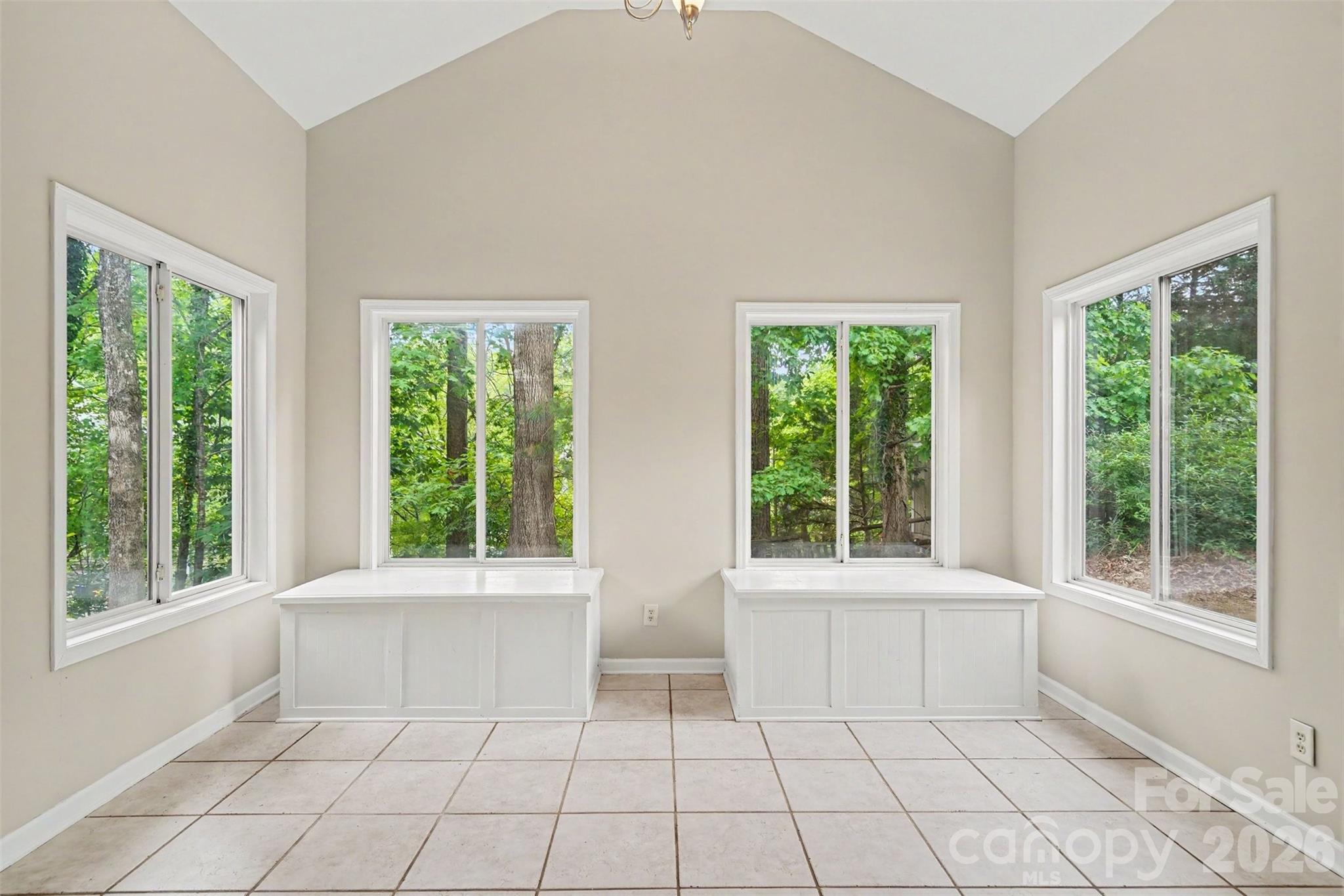 9060 Tulagi Court — Tega Cay
