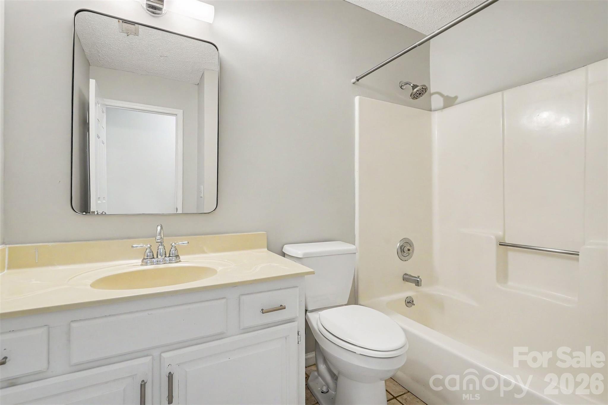 9060 Tulagi Court — Tega Cay
