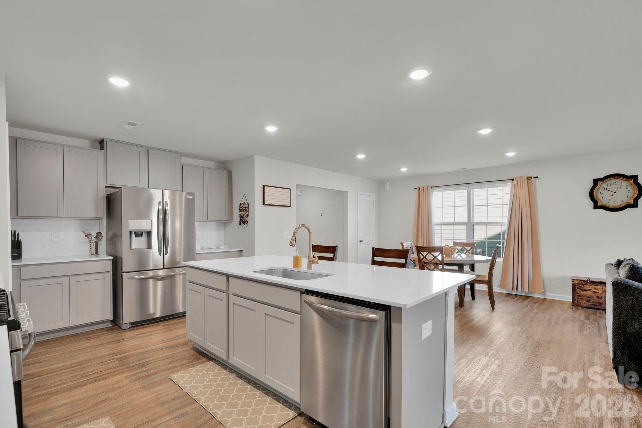 1212 Roundhill Court — Monroe
